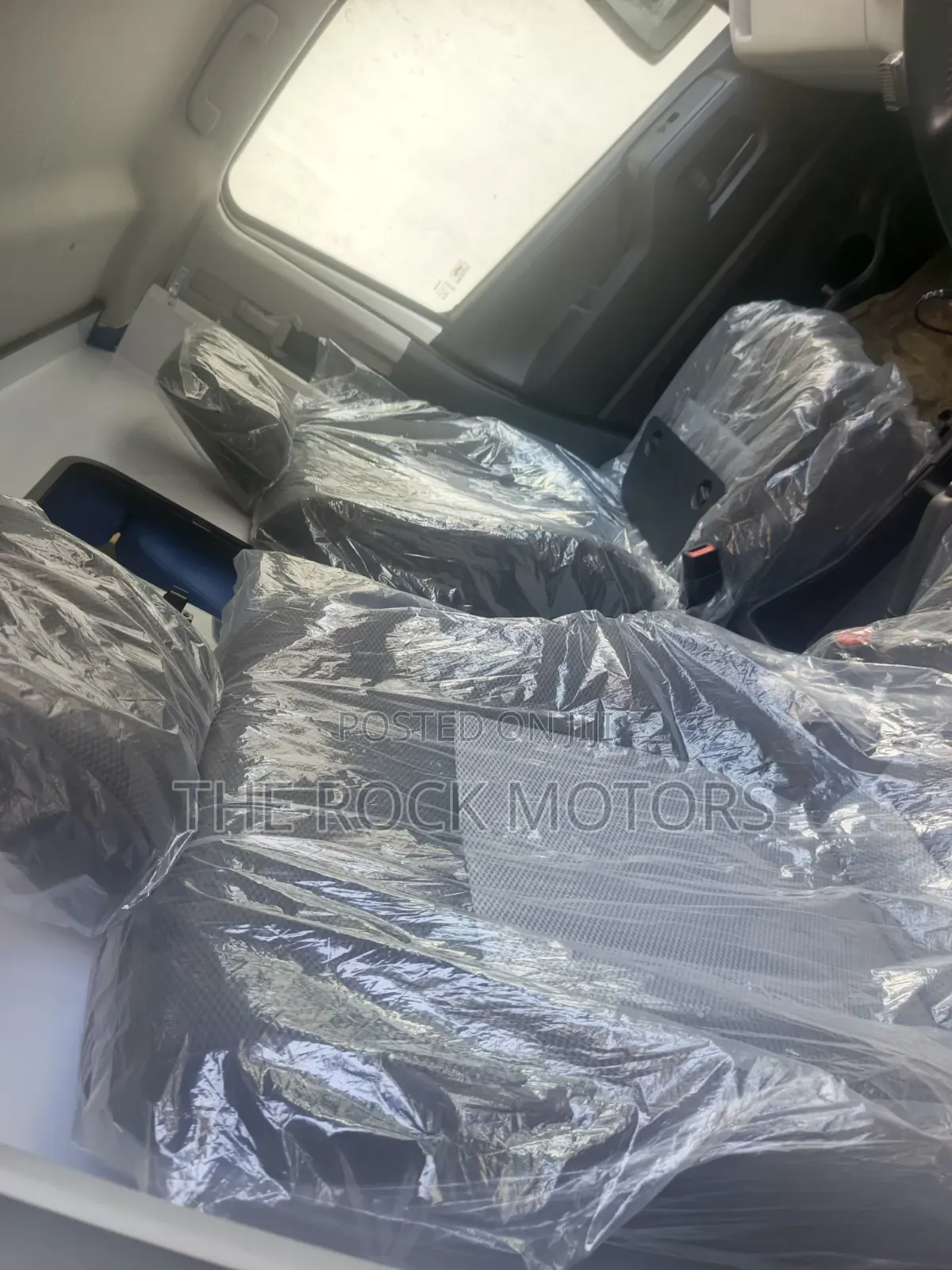 Toyota HiAce 2022 White