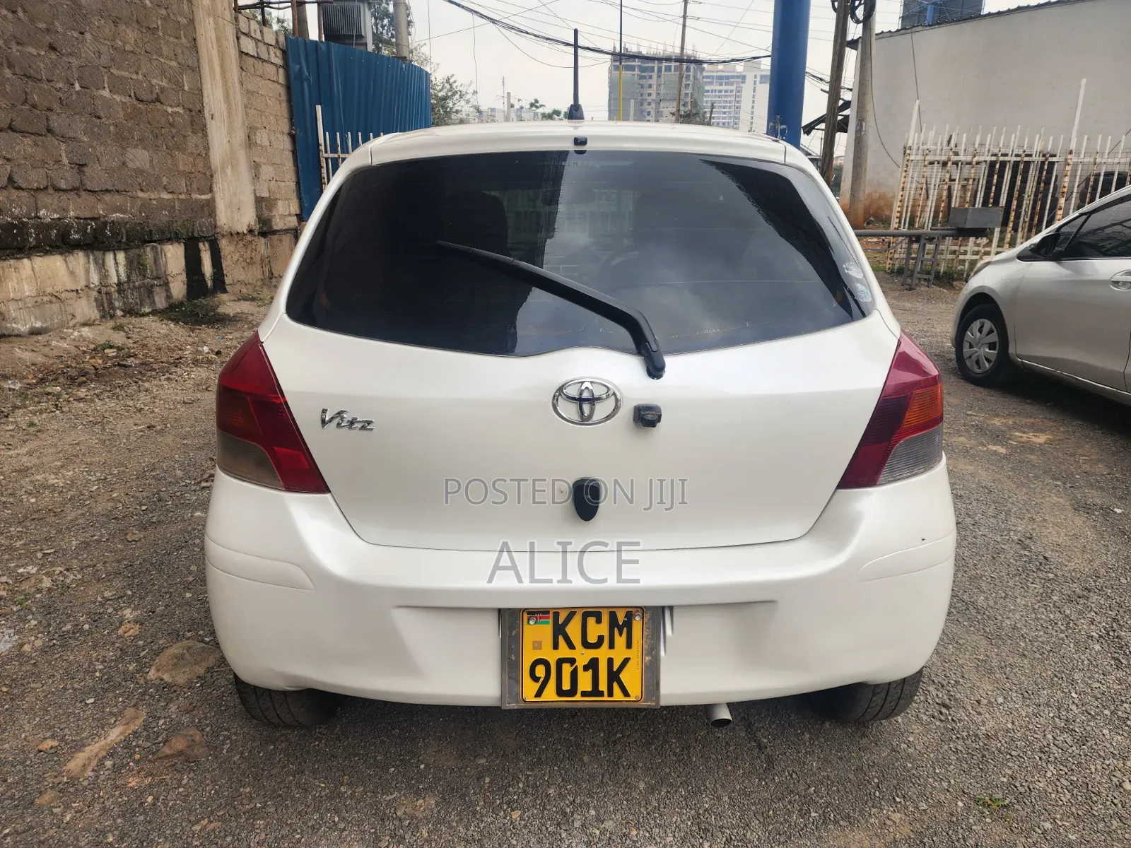 Toyota Vitz 2009 White