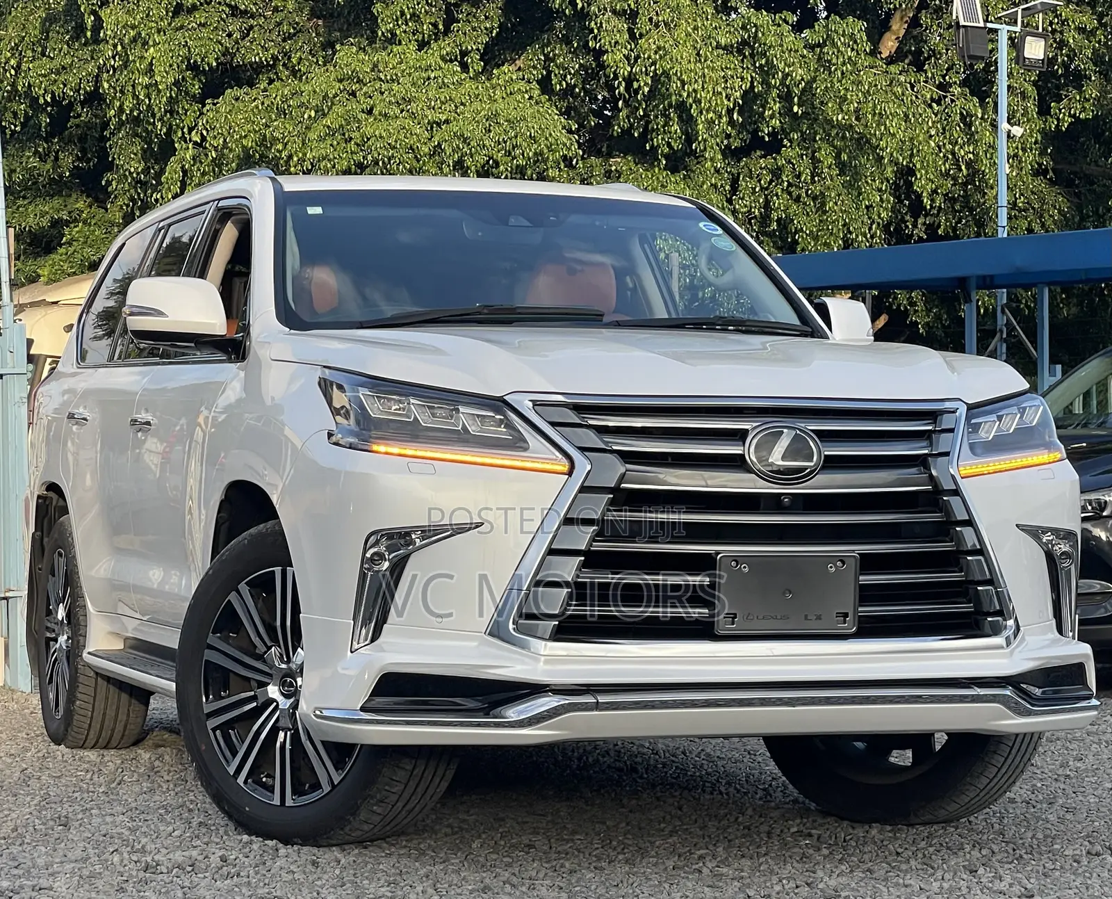 Lexus LX 570 (5 seats) AWD 2019 White