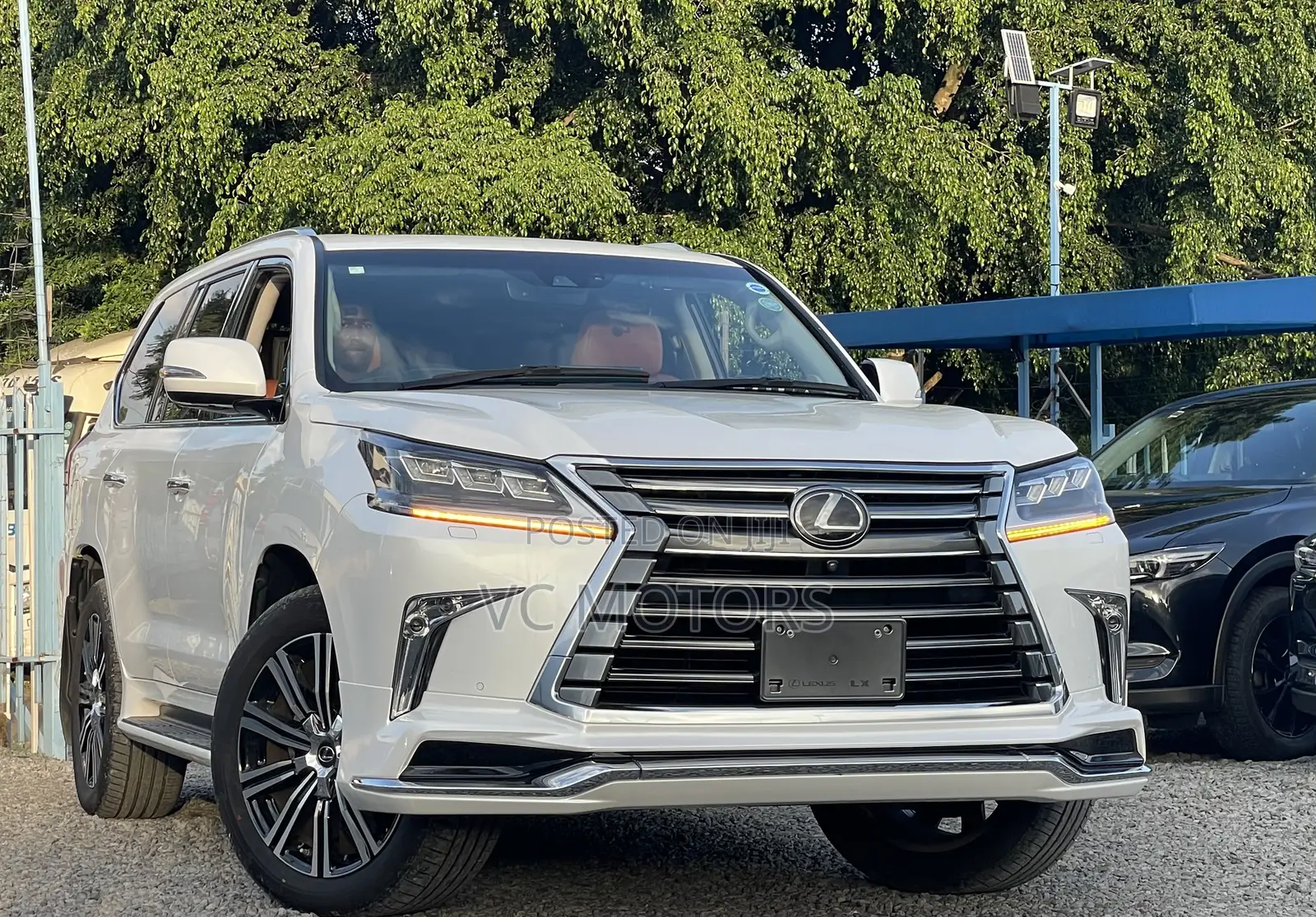 Lexus LX 570 (5 seats) AWD 2019 White