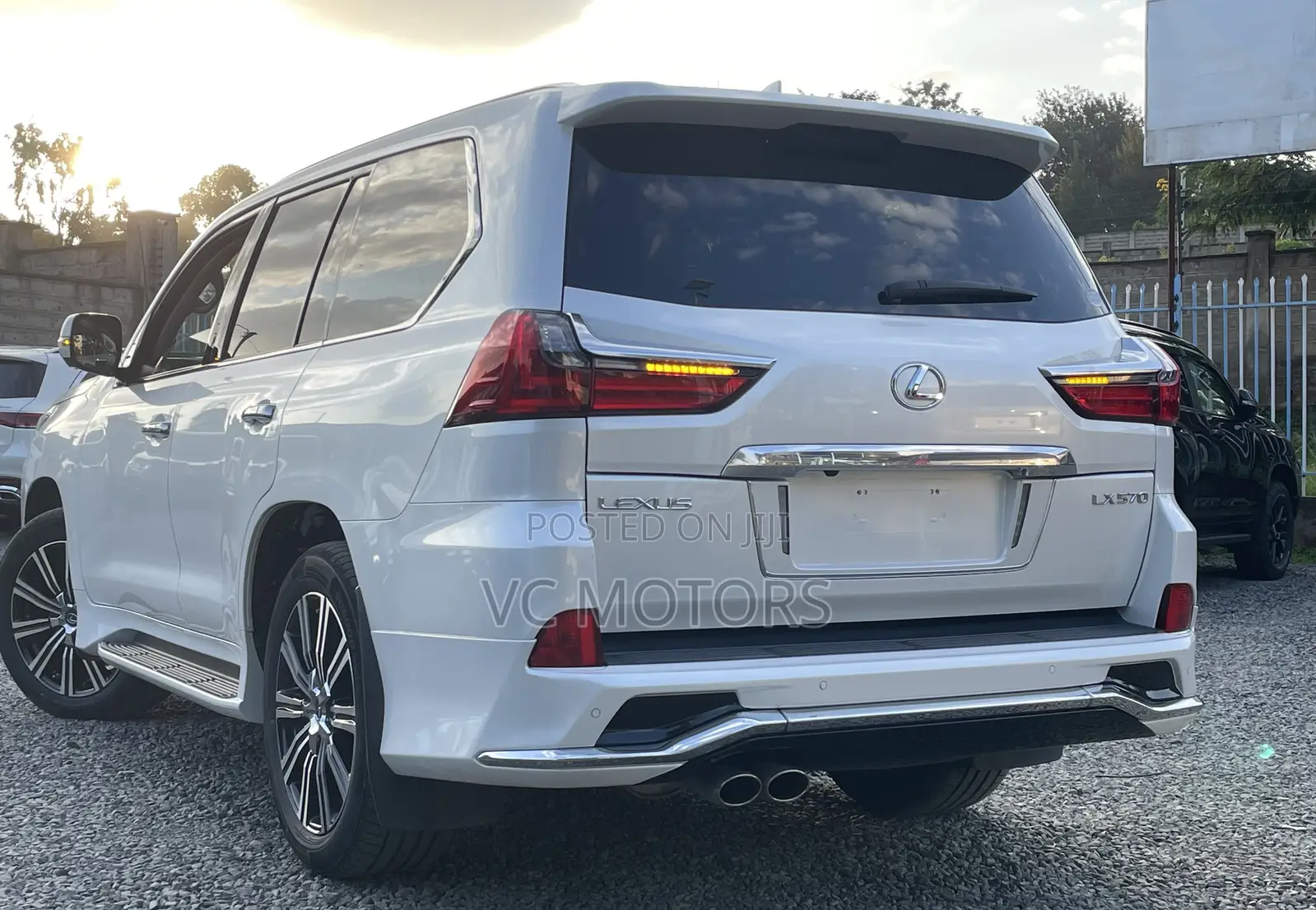 Lexus LX 570 (5 seats) AWD 2019 White