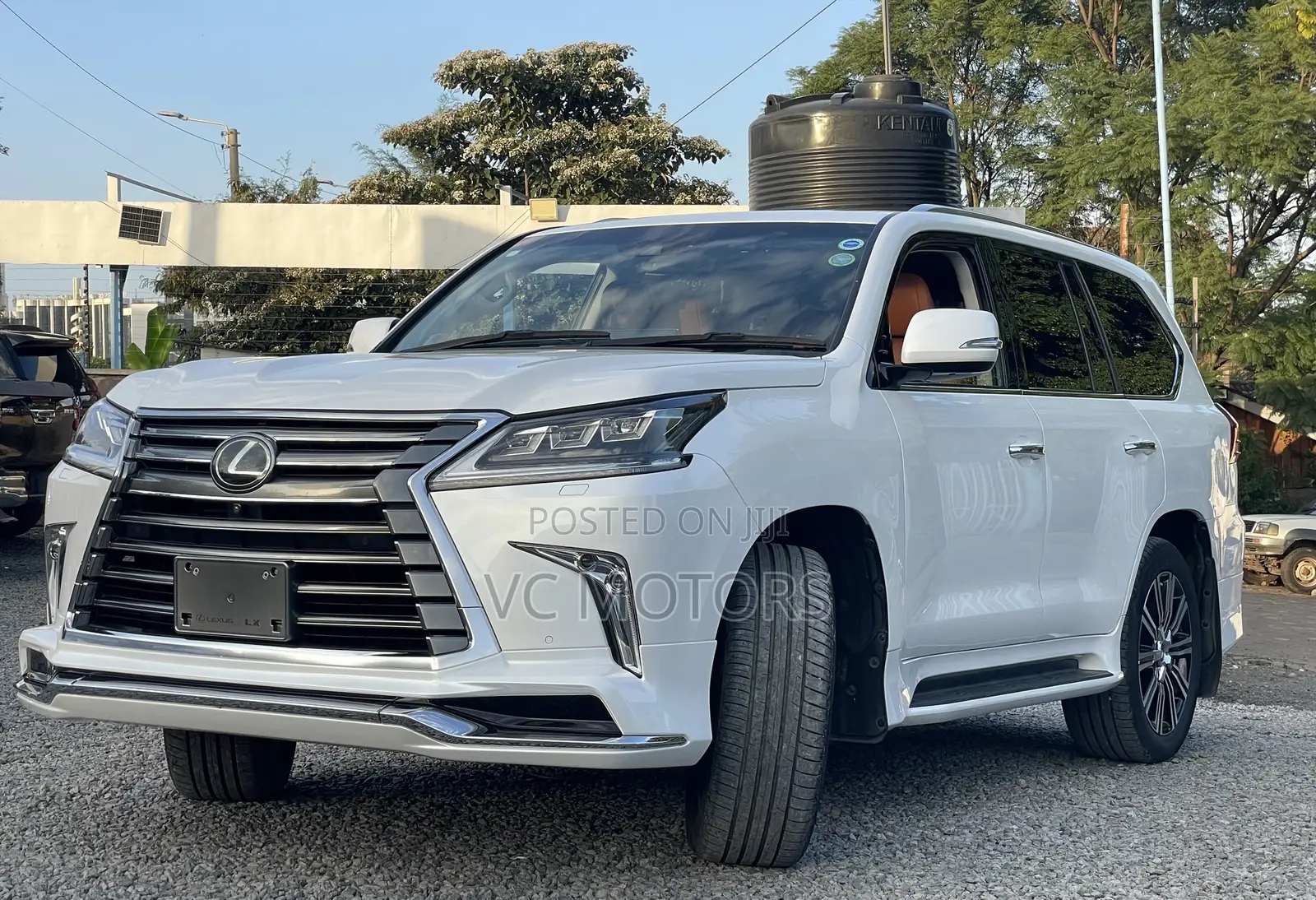 Lexus LX 570 (5 seats) AWD 2019 White