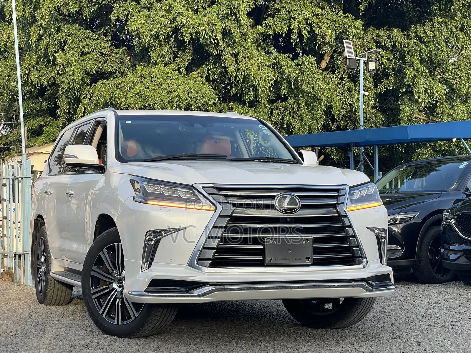 Lexus LX 570 (5 seats) AWD 2019 White