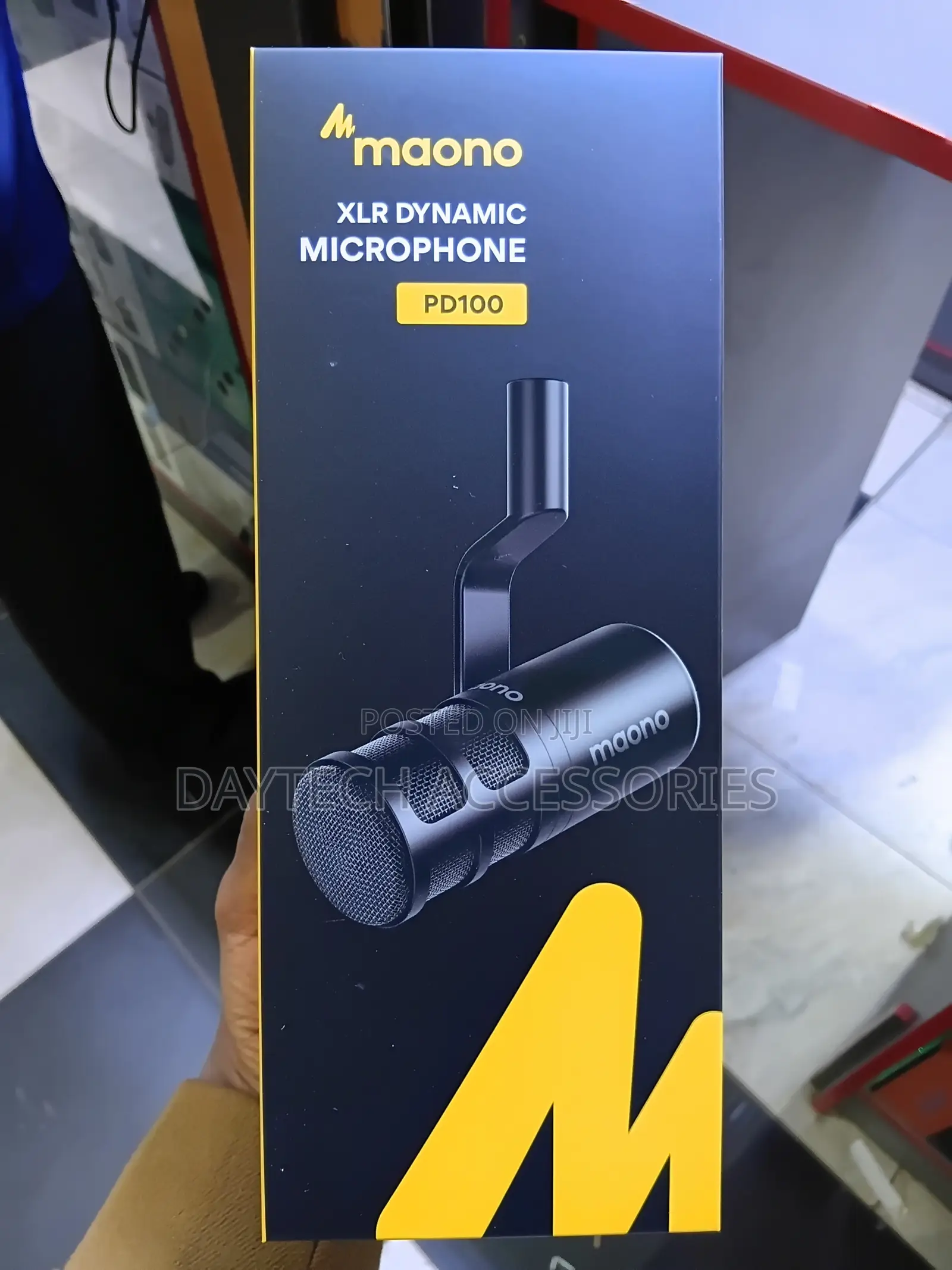 The Maono PD100 XLR Dynamic Microphone in Black