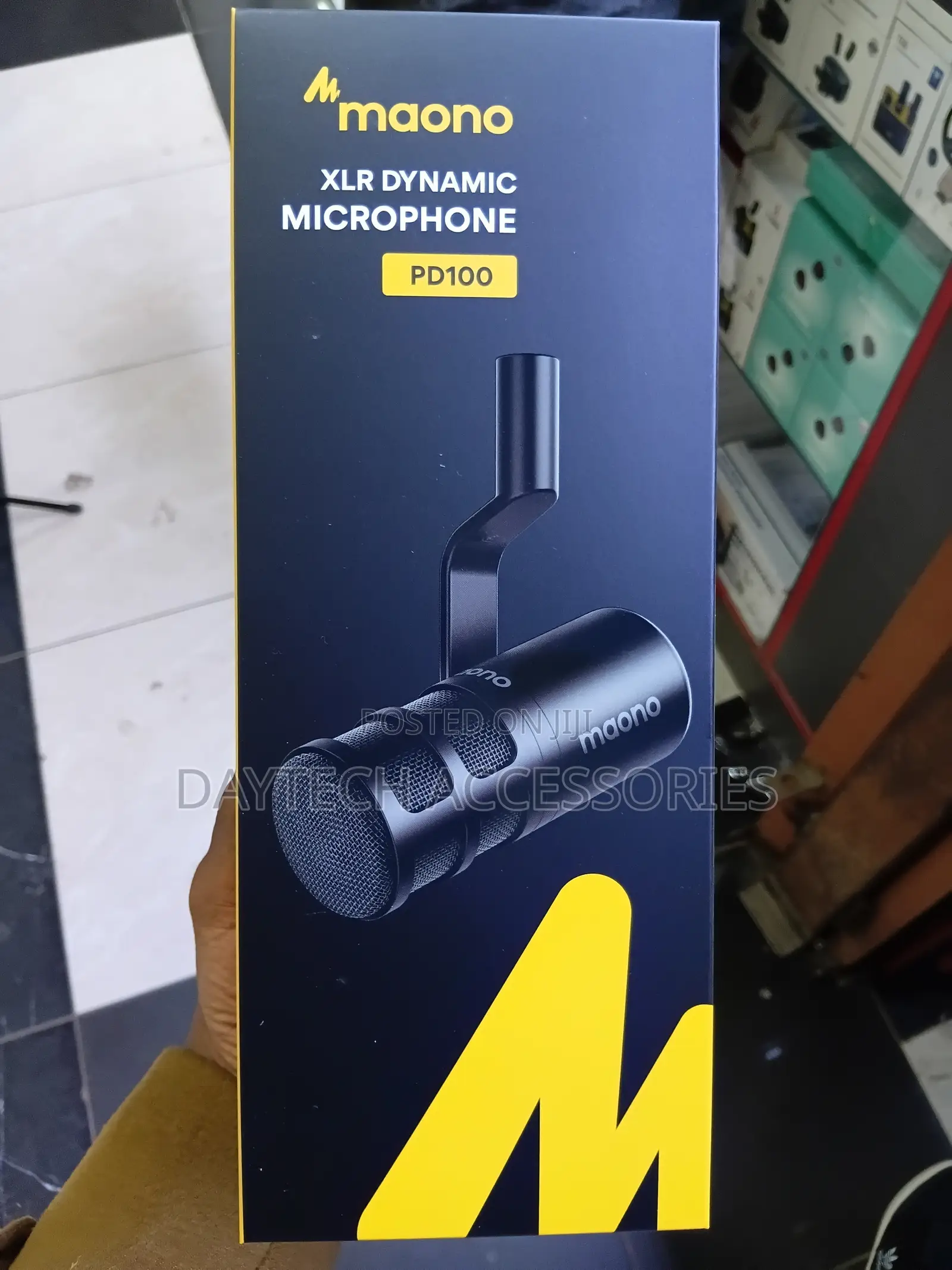 The Maono PD100 XLR Dynamic Microphone in Black