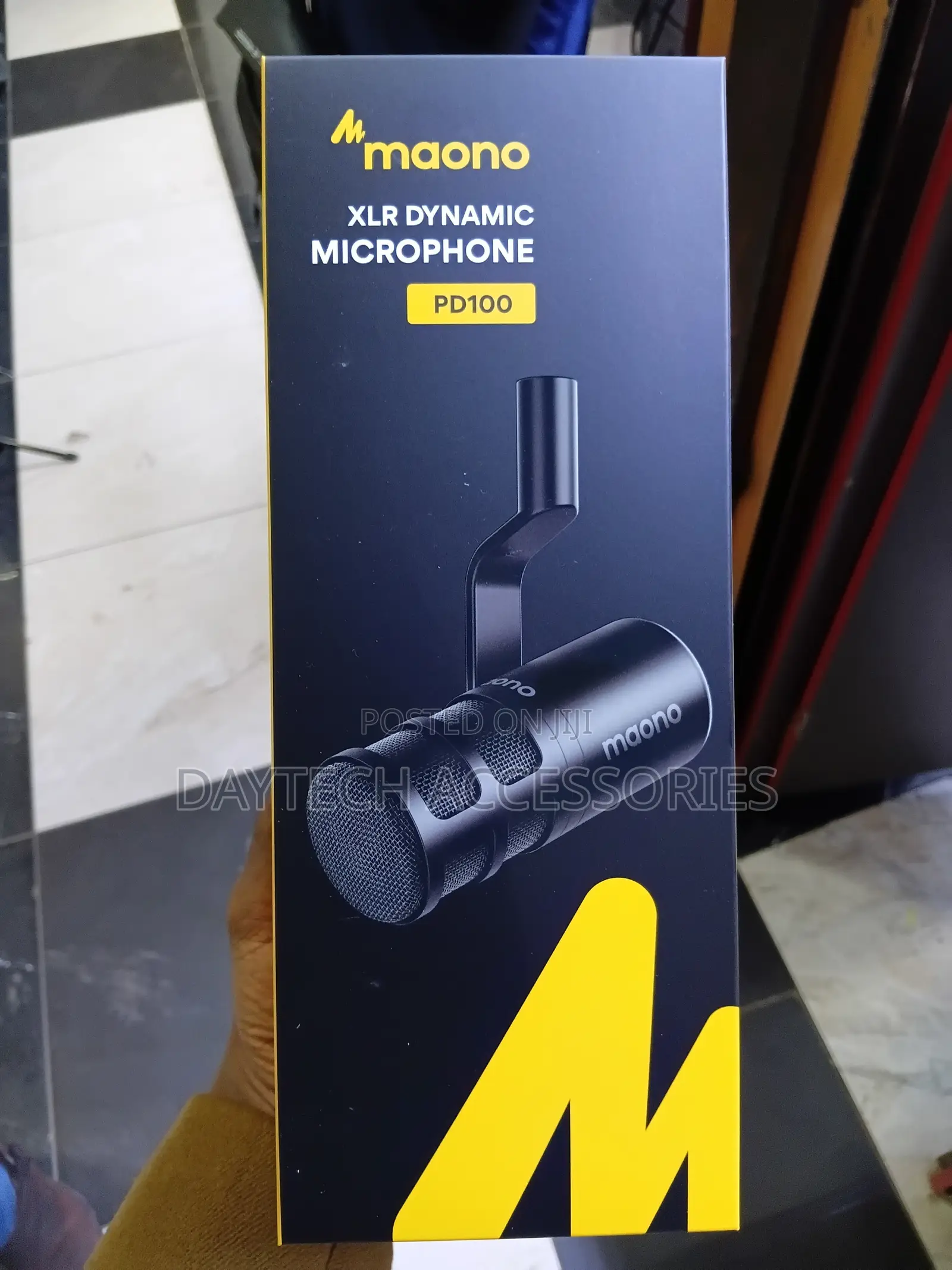 The Maono PD100 XLR Dynamic Microphone in Black