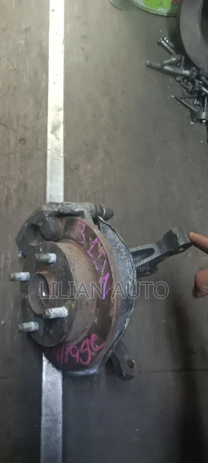 Front Hub Nissan Dayz