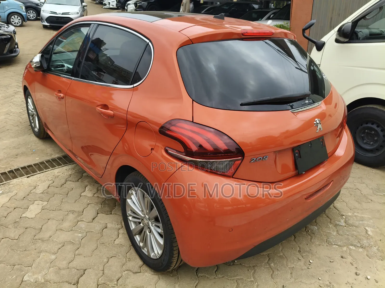 Peugeot 208 2018 Orange