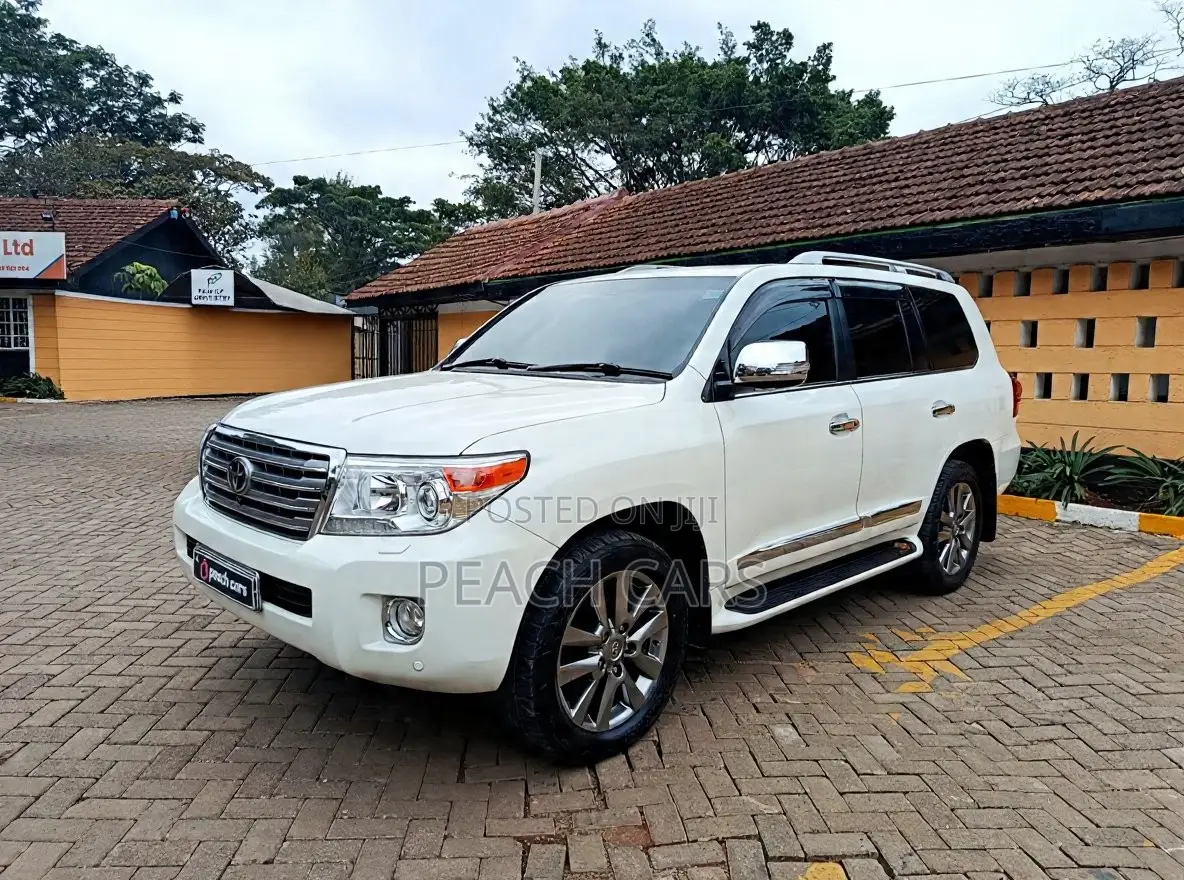 Toyota Land Cruiser 2014 White