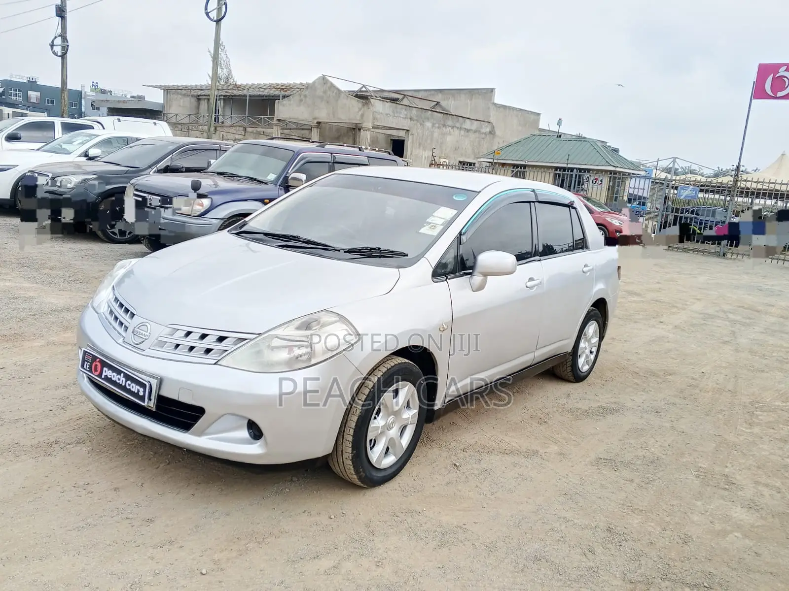 Nissan Tiida 2010 Silver