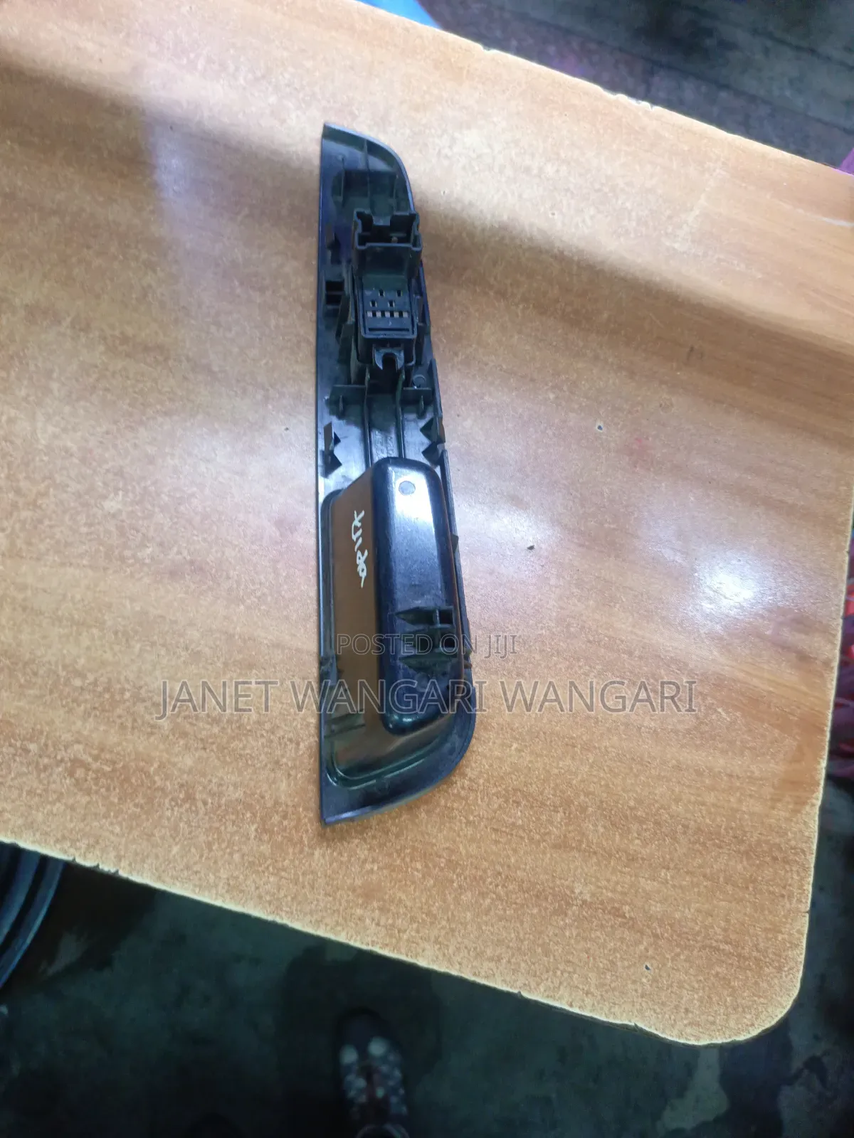 Nissan Tiida Window Switch Control