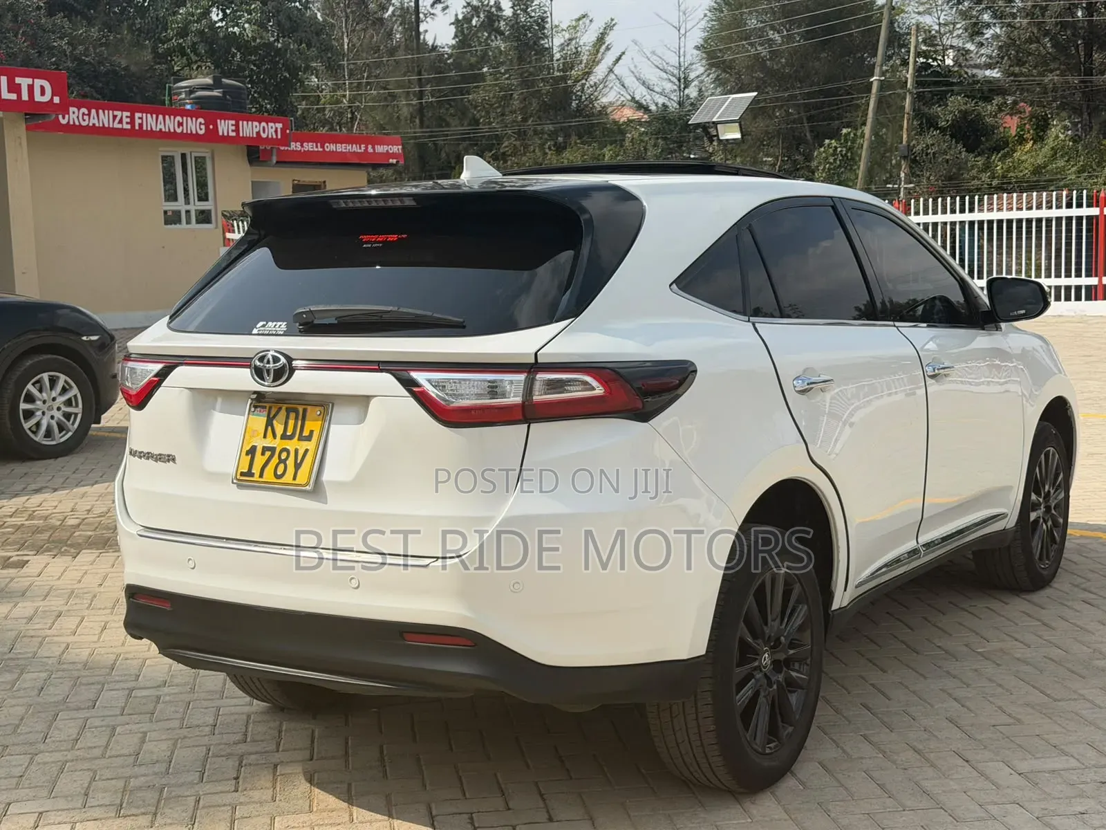 Toyota Harrier 2.0 2017 White