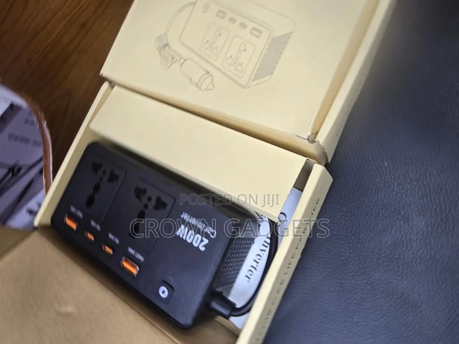 200W 12V Car Power Inverter With Dual AC USB-C PD Ports