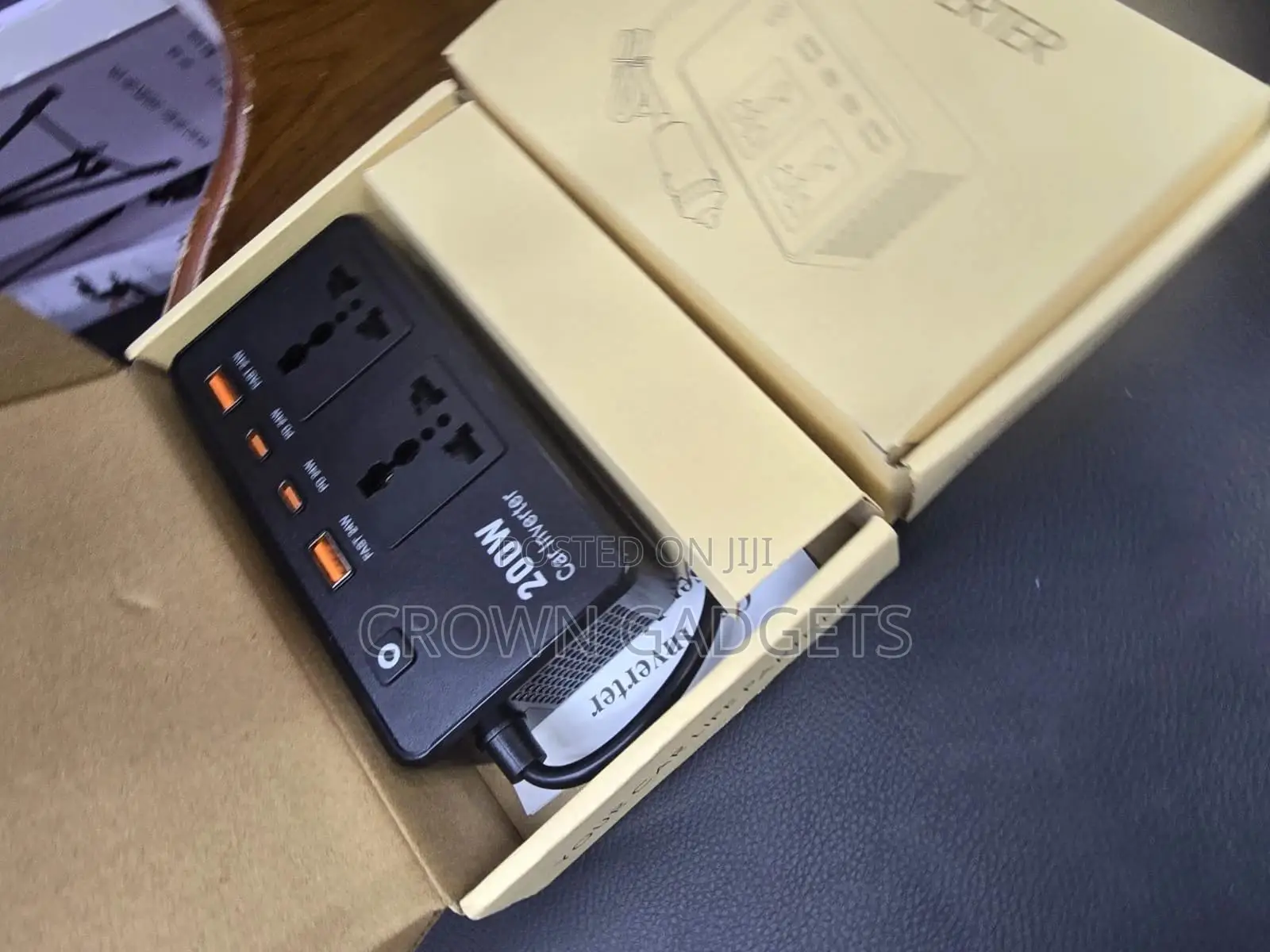 200W 12V Car Power Inverter With Dual AC USB-C PD Ports