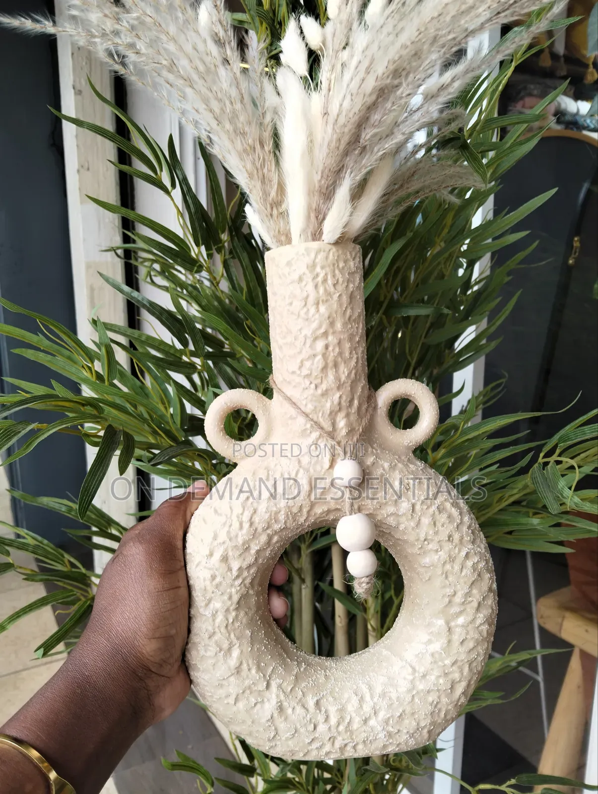 Donut Decorative Ceramic Vase With Bead Garland
