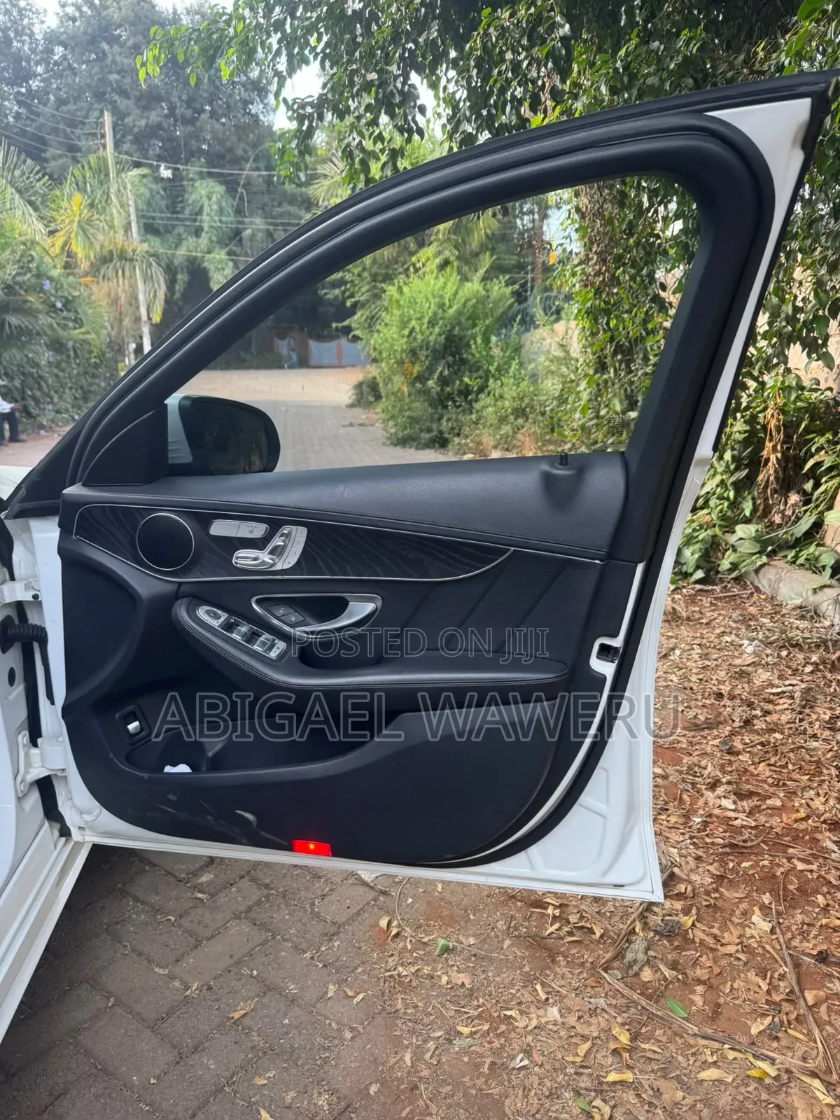 Mercedes-Benz C200 2016 Pearl