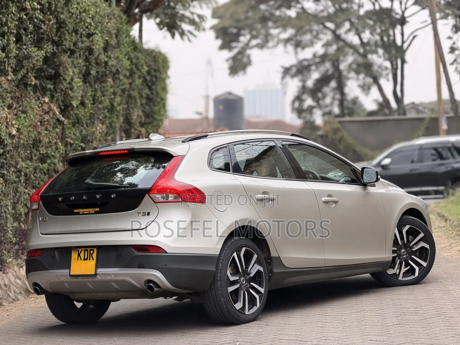 Volvo V40 2017 Gold