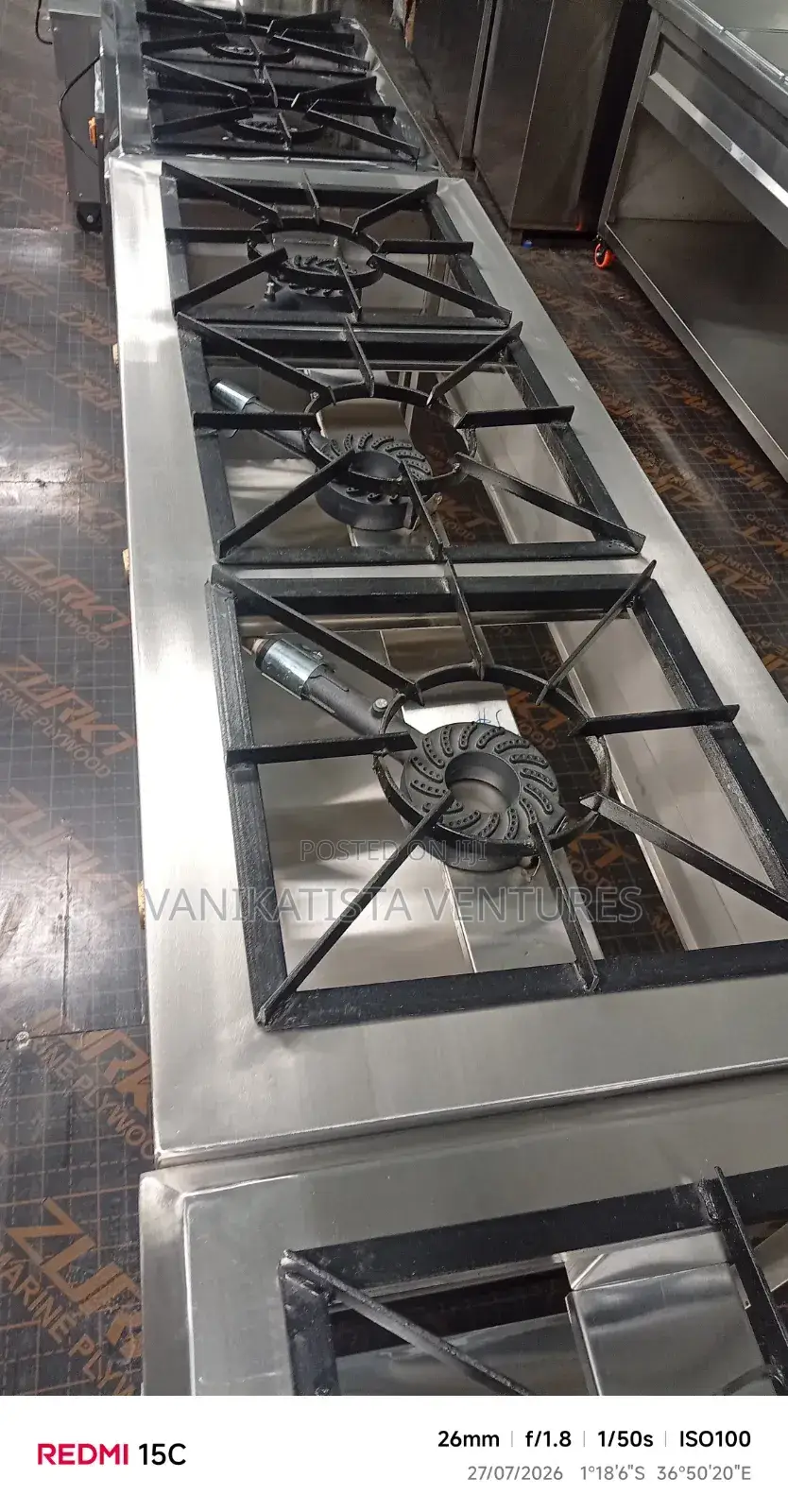 Stainless Steel Triple Burners Gas Cooker. Pro Chefs