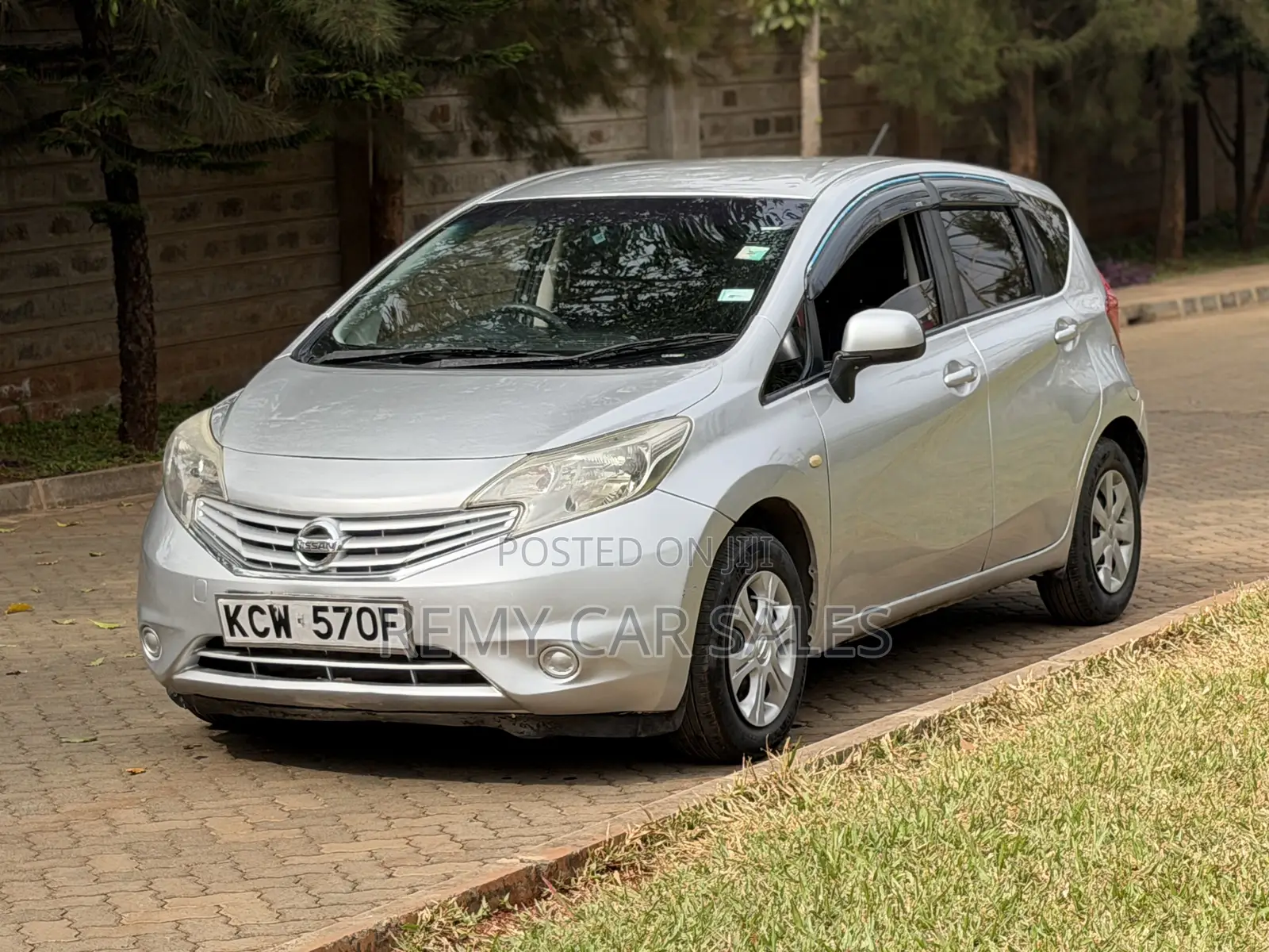 Nissan Note 2012 Silver