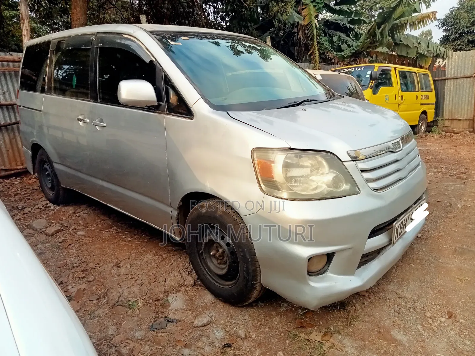 Toyota Noah 2003 Silver