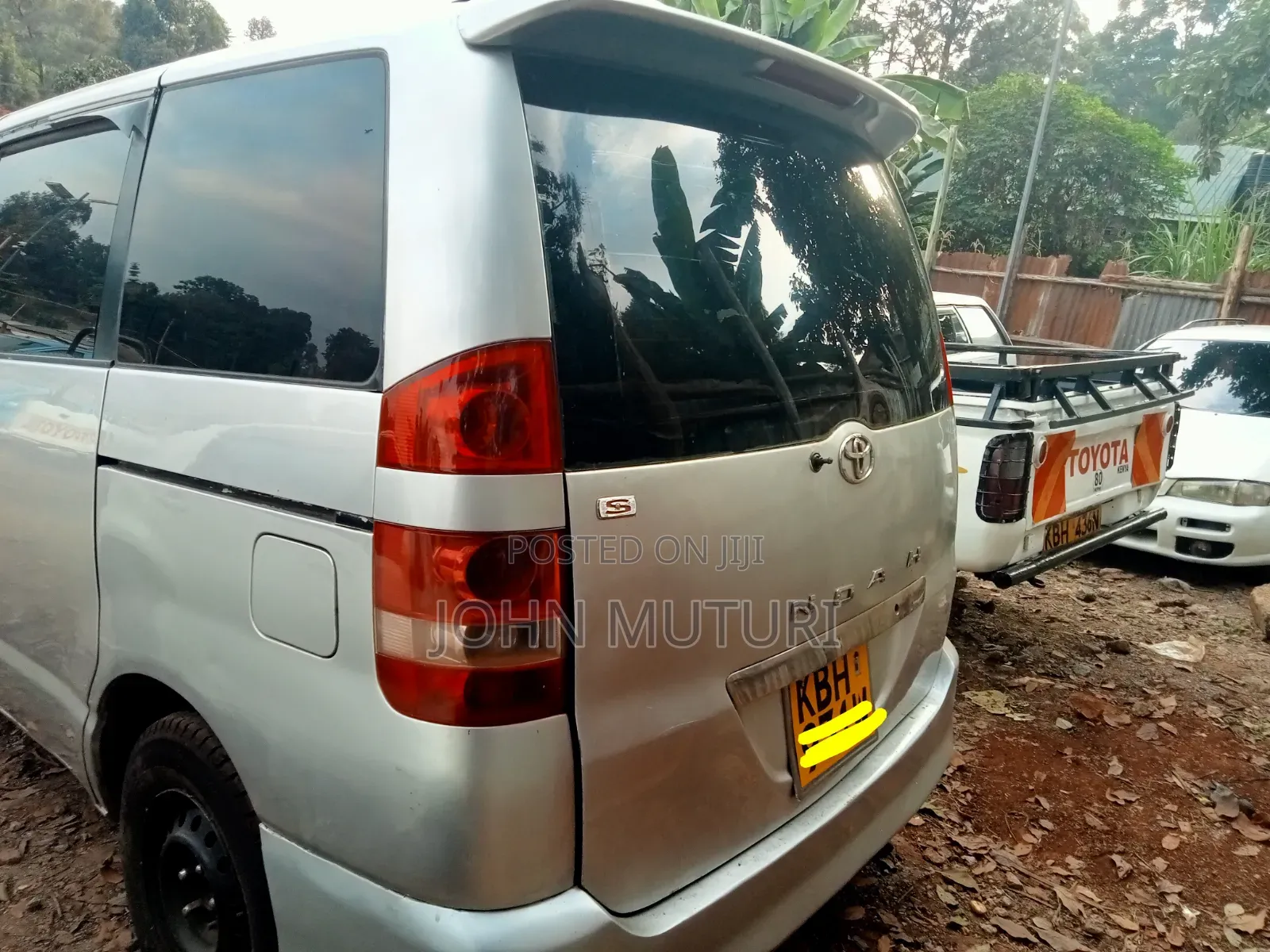 Toyota Noah 2003 Silver