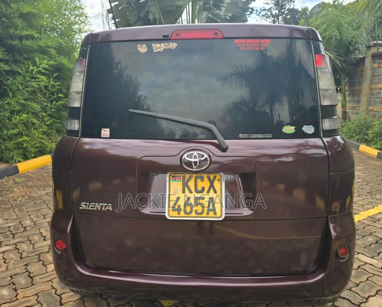 Toyota Sienta 2012 Brown