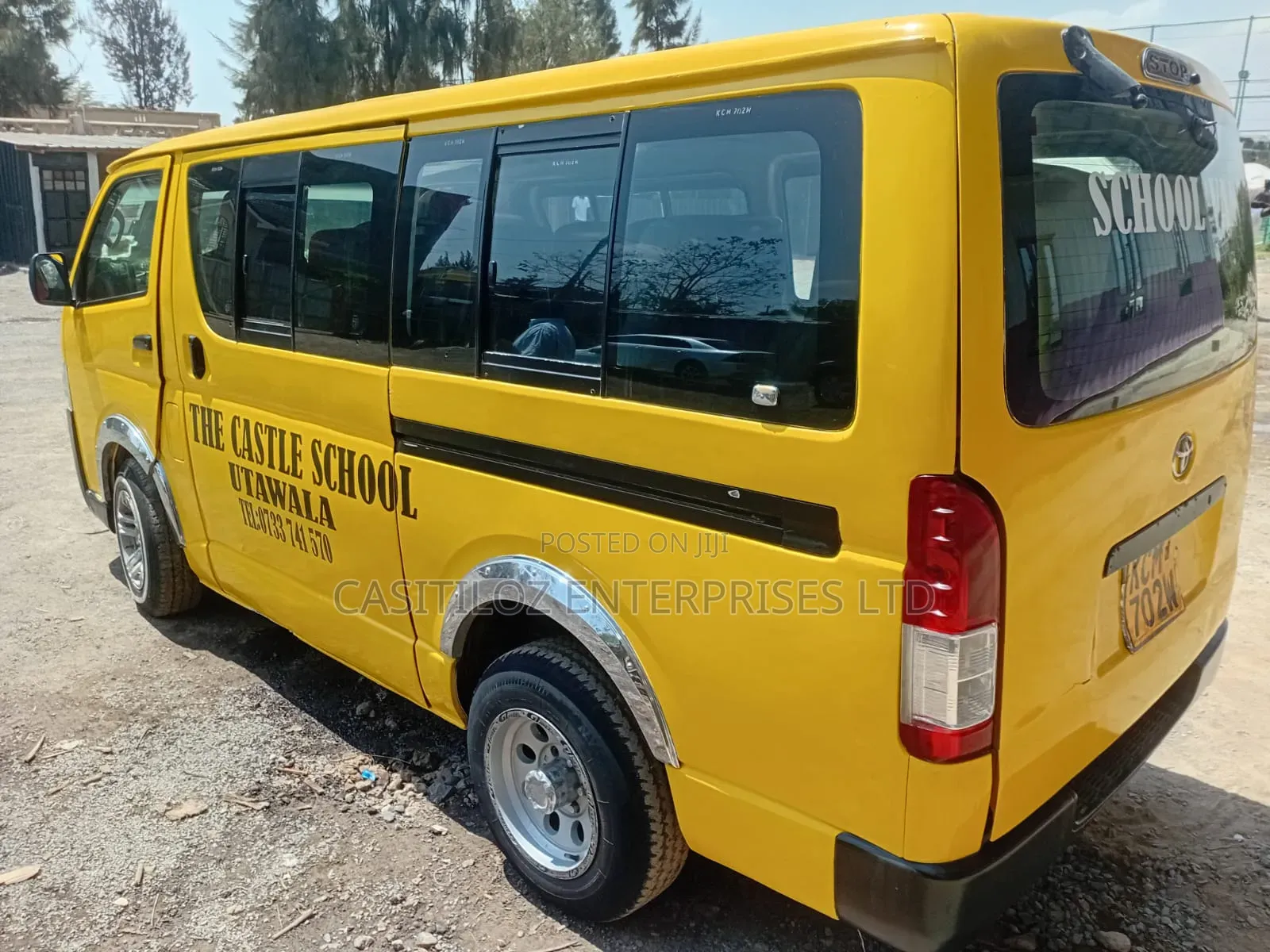 Toyota HiAce 2012 Yellow