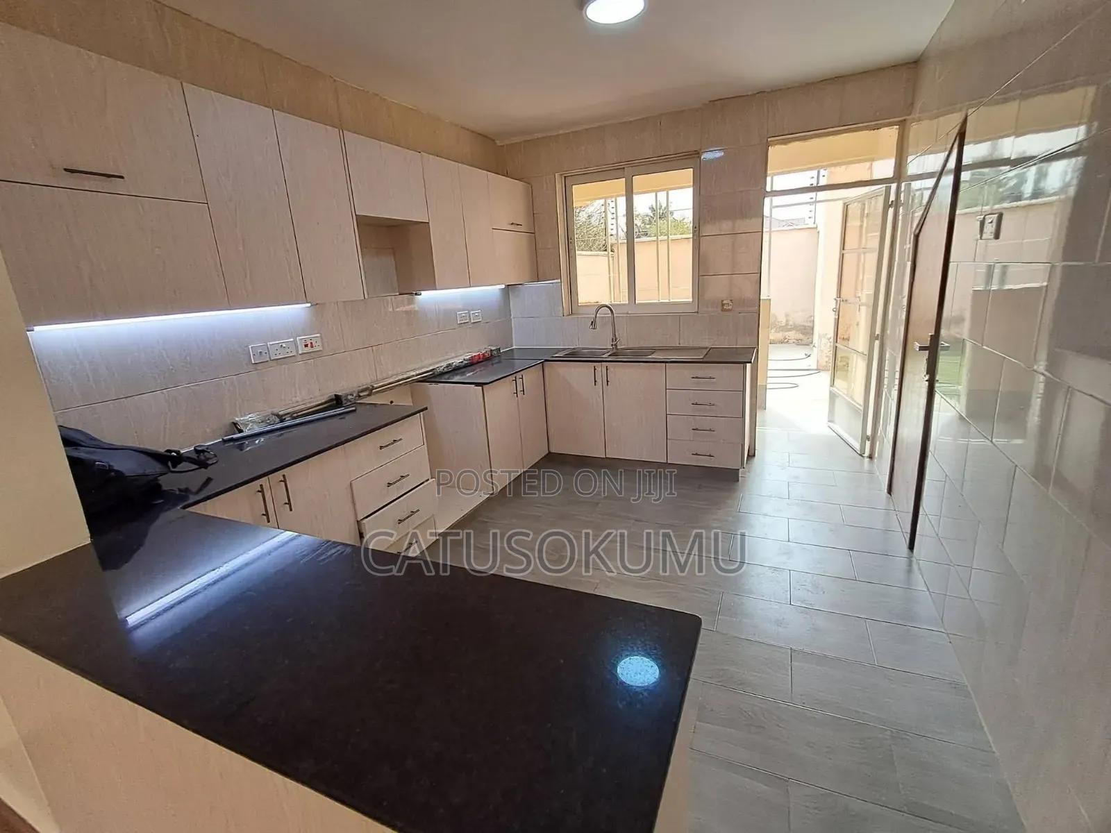 4bdrm Maisonette in Syokimau, Gateway Mall Area for rent