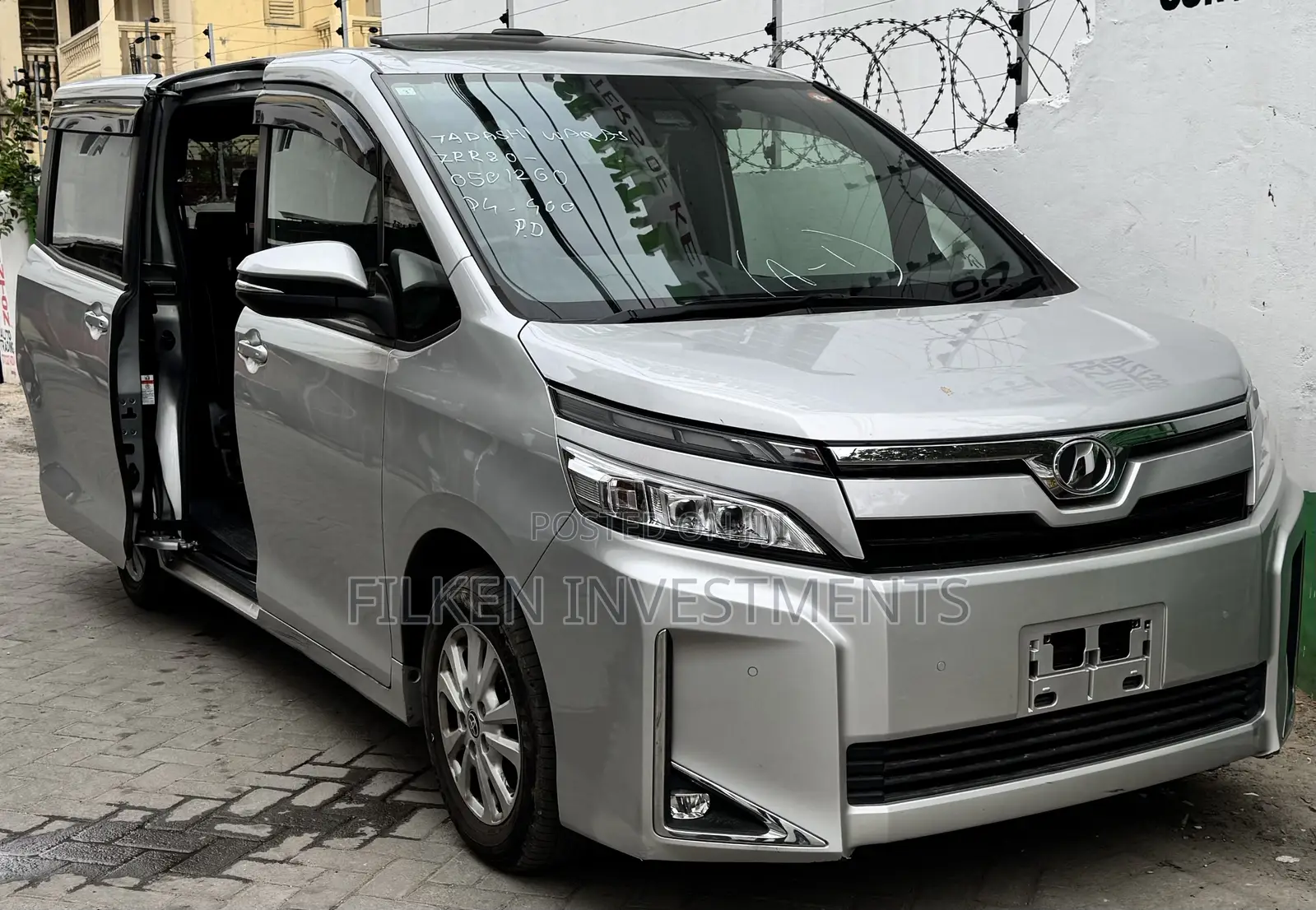 Toyota Voxy 2020 Silver