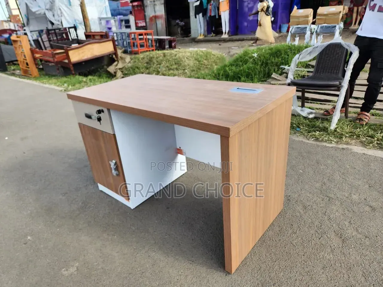 Office Workstation Desk With Cable Management