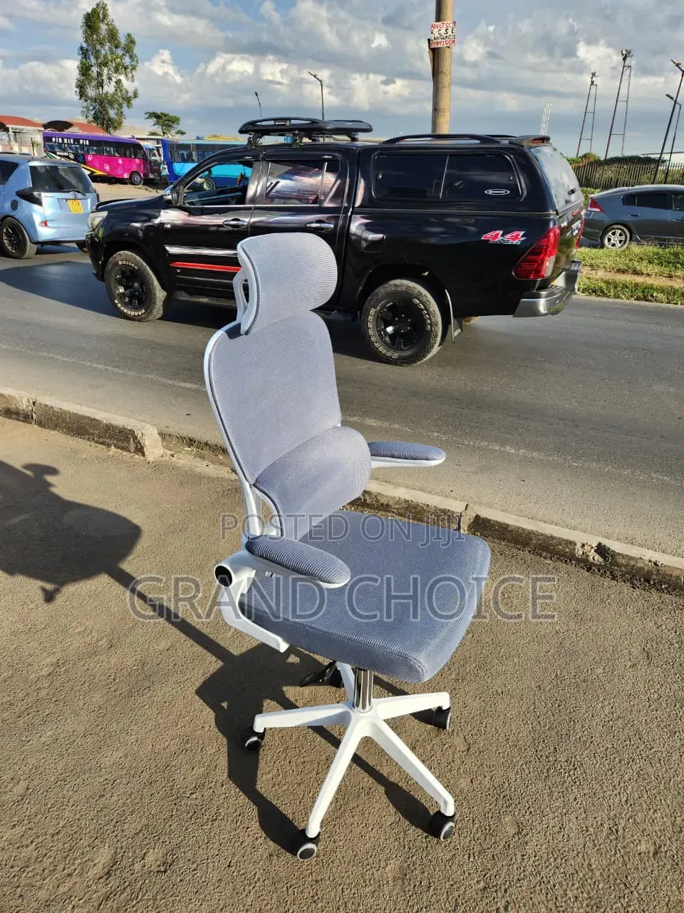 Executive Office Desk Chair -White Grey
