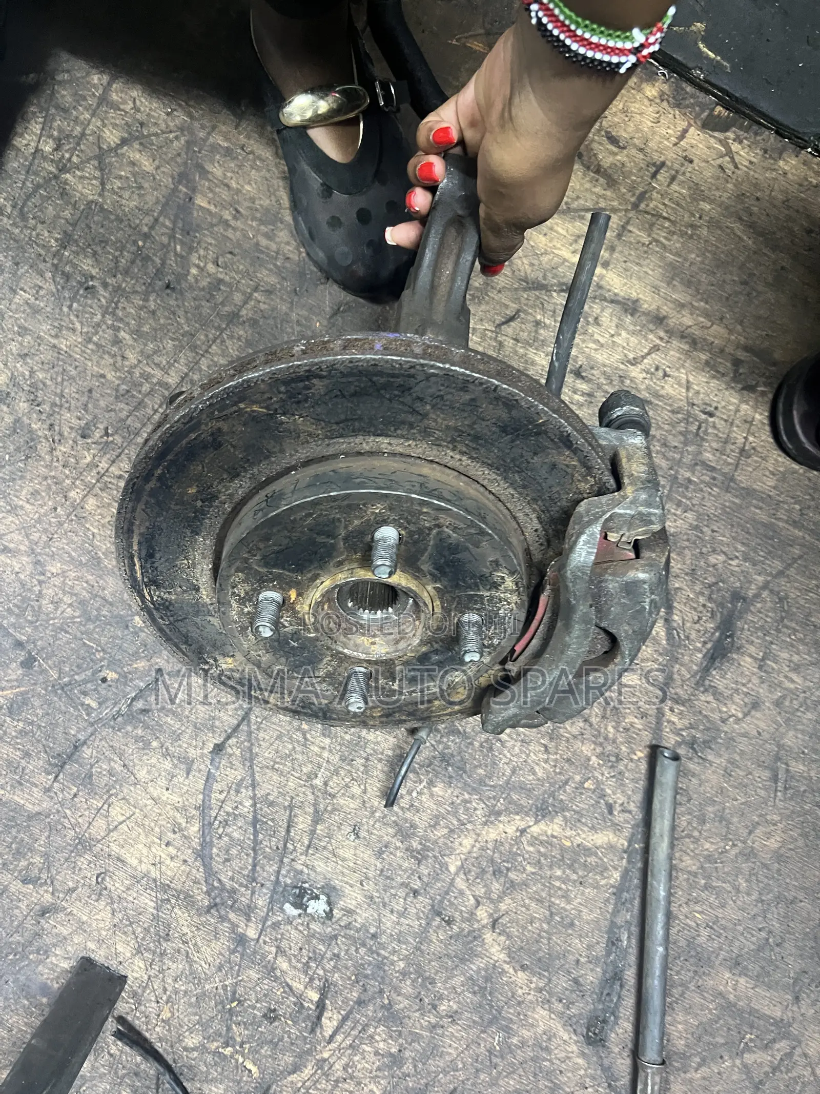 Front Hub Nissan Tiida