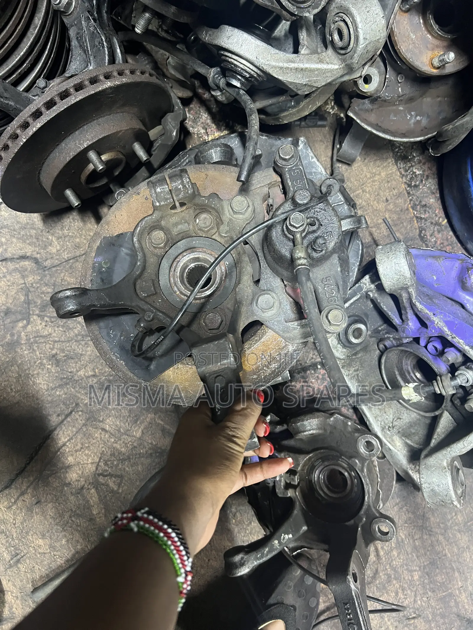Front Hub Nissan Tiida