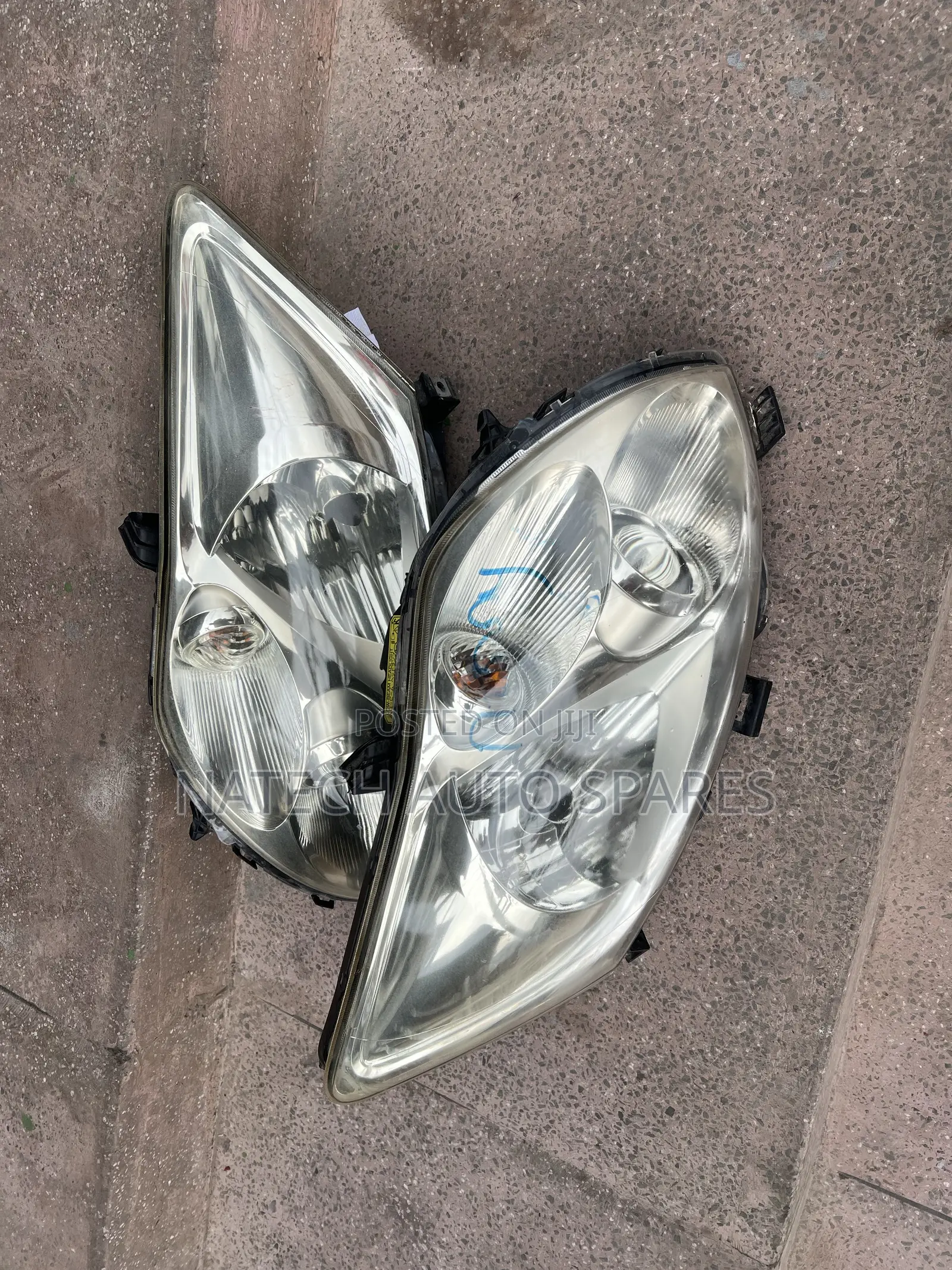 Toyota Auris Headlight Zenon (2005)