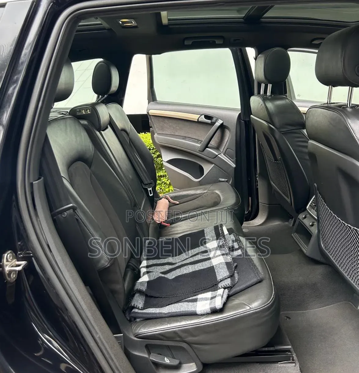Audi Q7 2010 Black