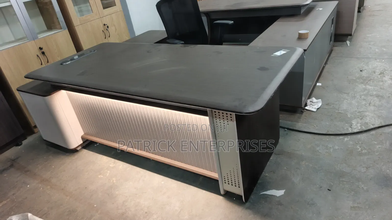 Executive Imported Modern L-Shaped Desk With LED LIGHTS 2.2 MTRS