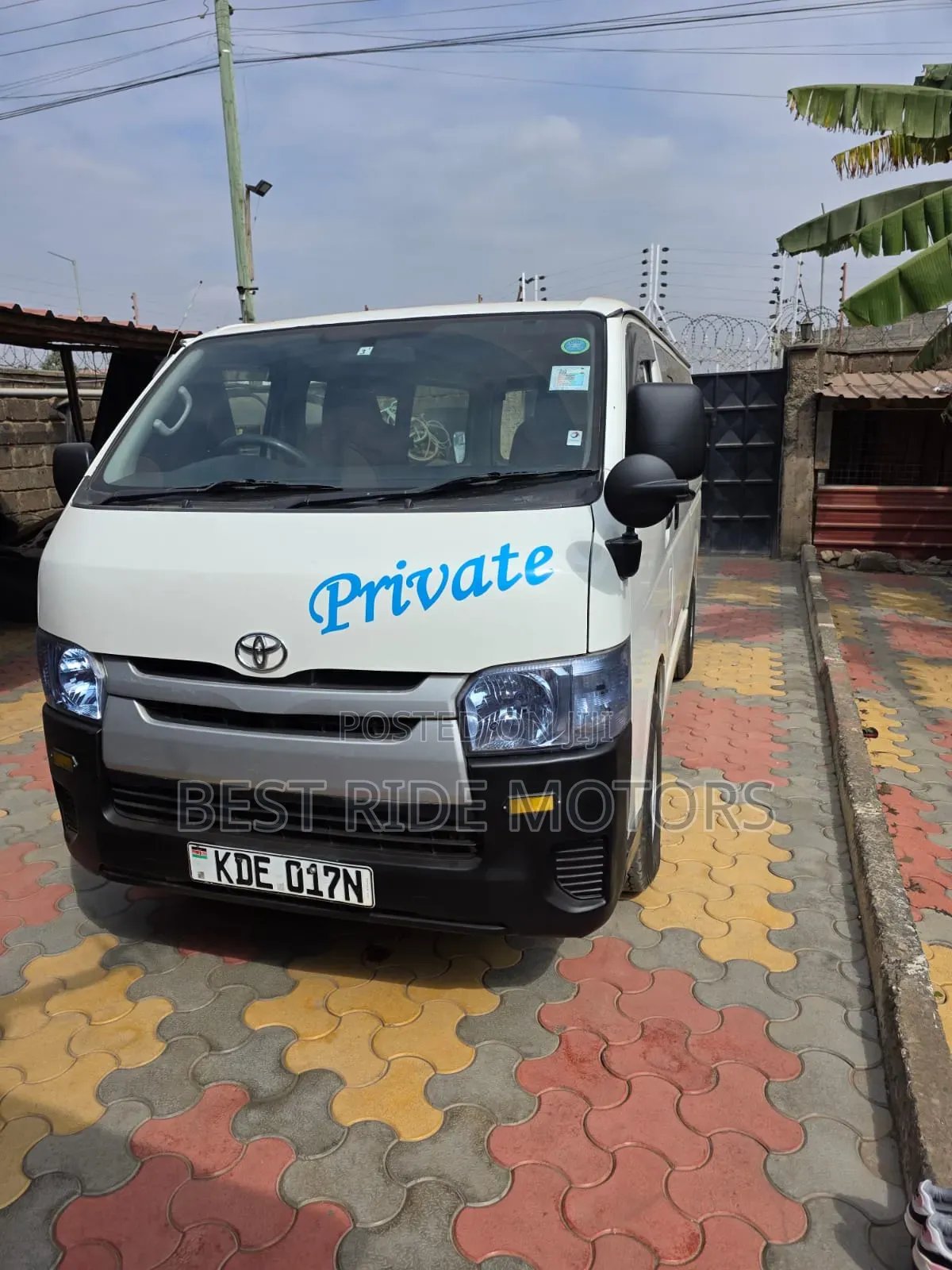 Toyota HiAce 2014 White