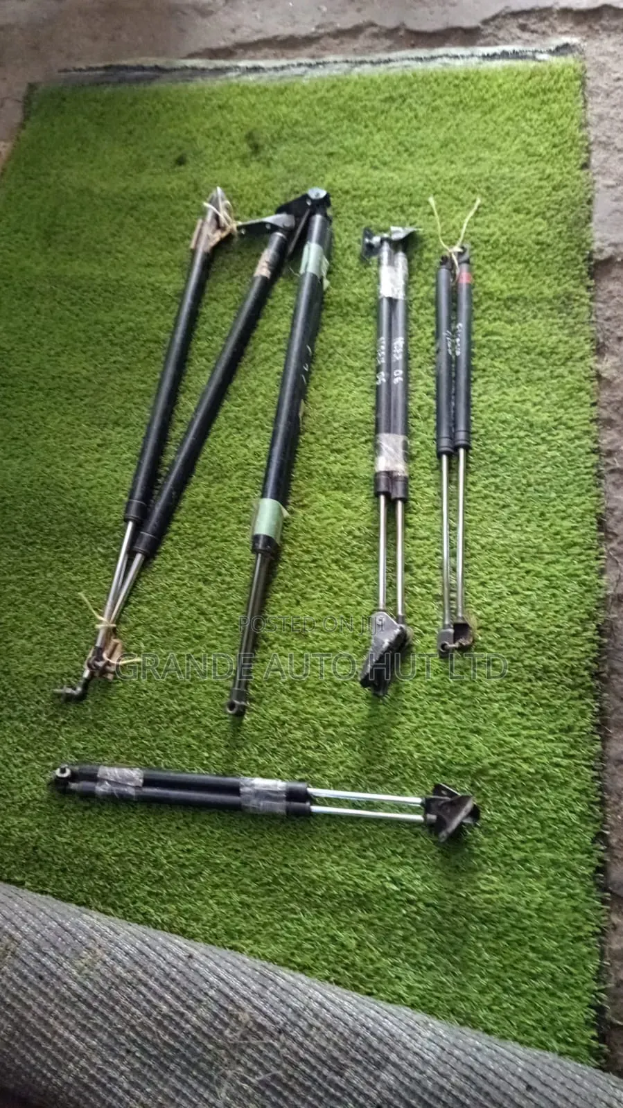 Nissan ,Toyota,subaruuzuki,mazda Boot Shocks/Boot Lifter