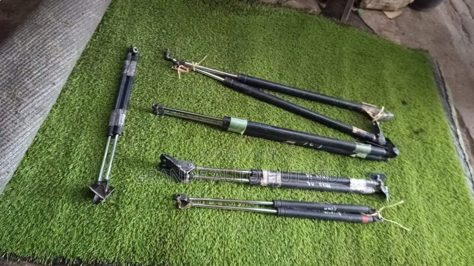 Nissan ,Toyota,subaruuzuki,mazda Boot Shocks/Boot Lifter