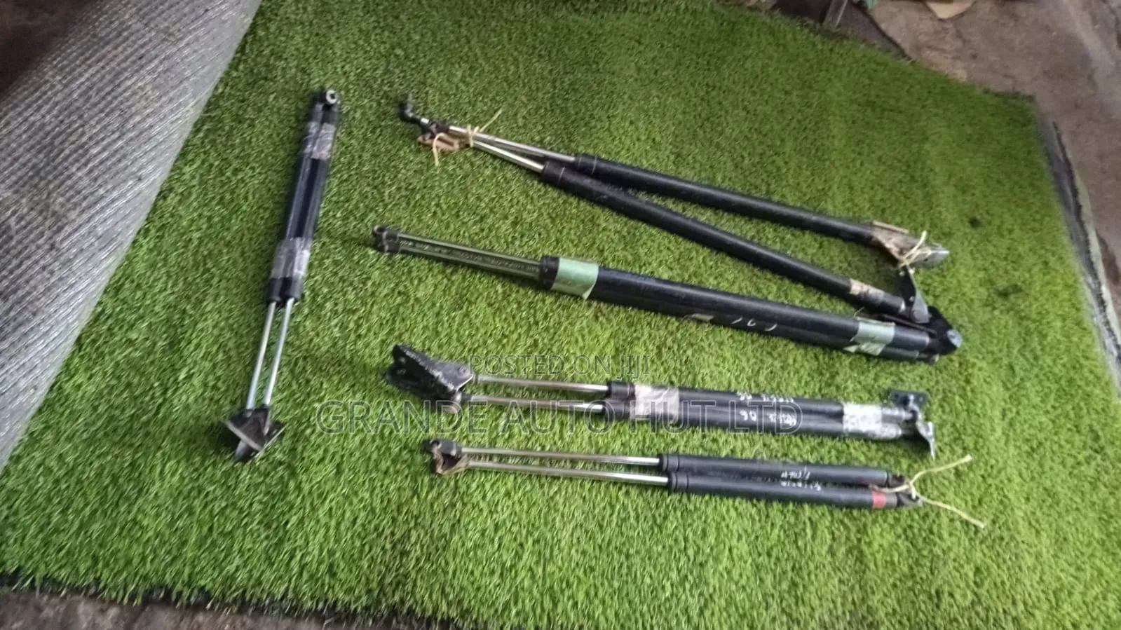 Nissan ,Toyota,subaruuzuki,mazda Boot Shocks/Boot Lifter
