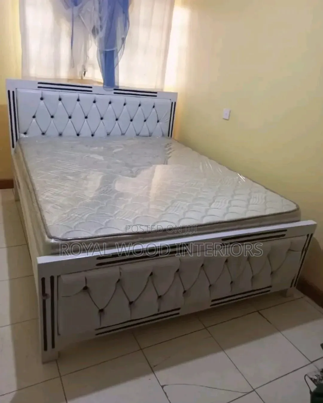 Leather White Classic Bed 5by 6