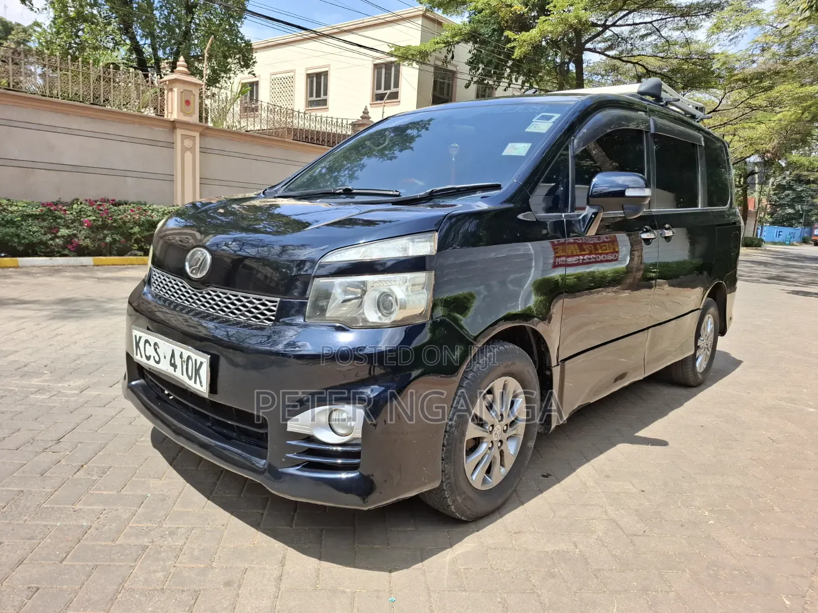 Toyota Voxy 2011 Black