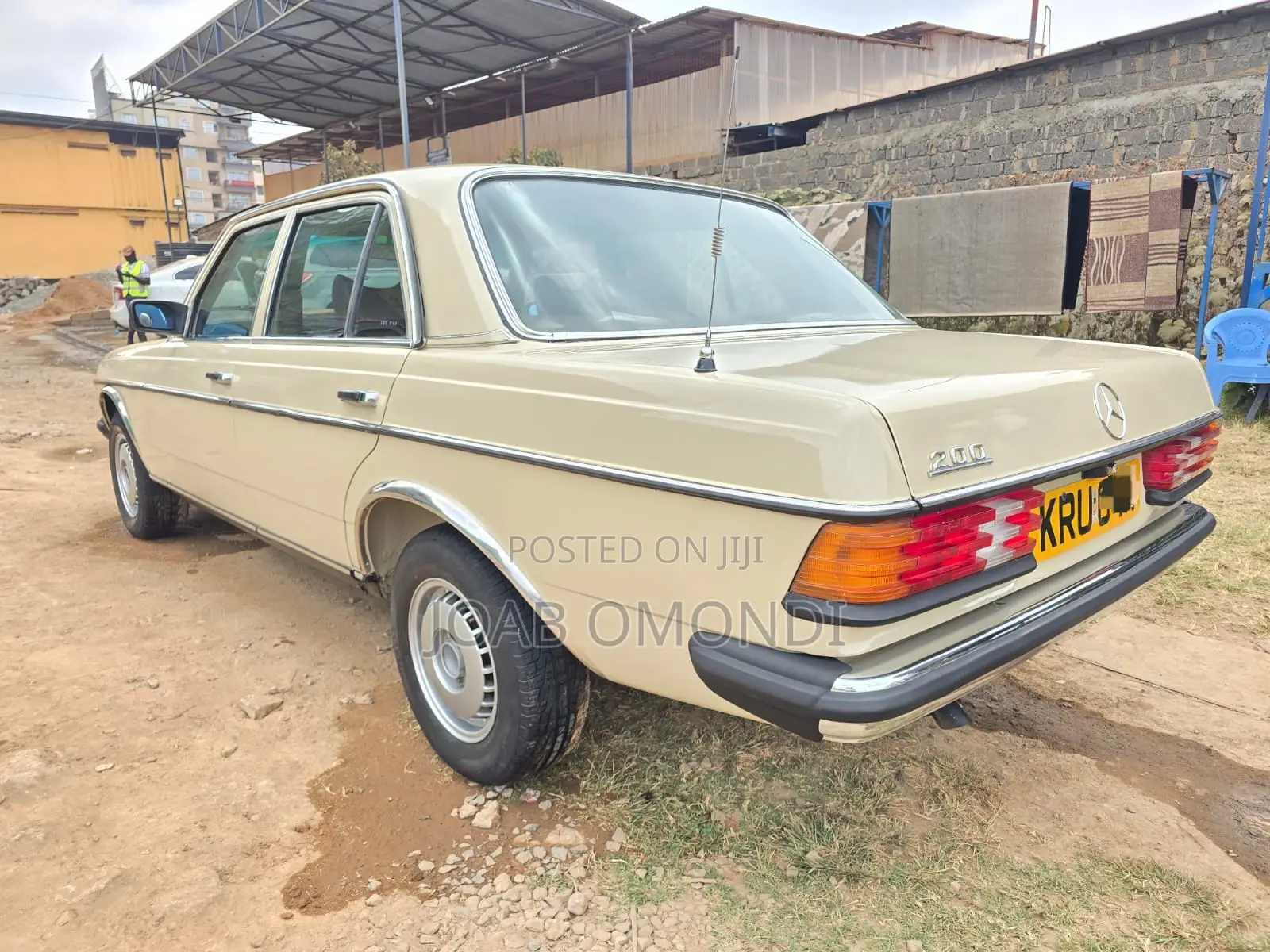 Mercedes-Benz 200E 1978 Ivory