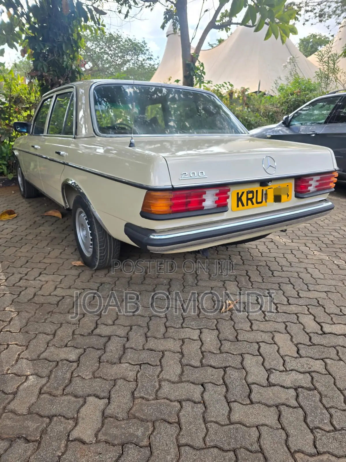 Mercedes-Benz 200E 1978 Ivory
