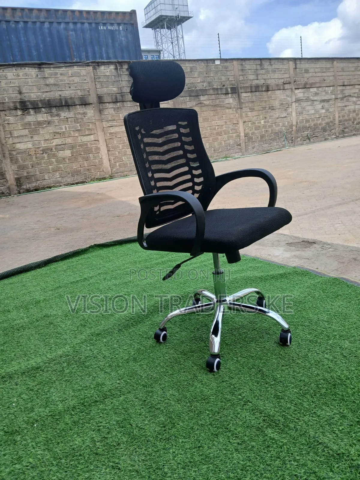 Assembled Secretarial Mesh Office Chair With Headrest