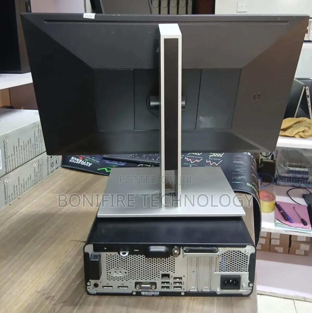 Desktop Computer HP 8GB AMD Ryzen 5 SSD 256GB