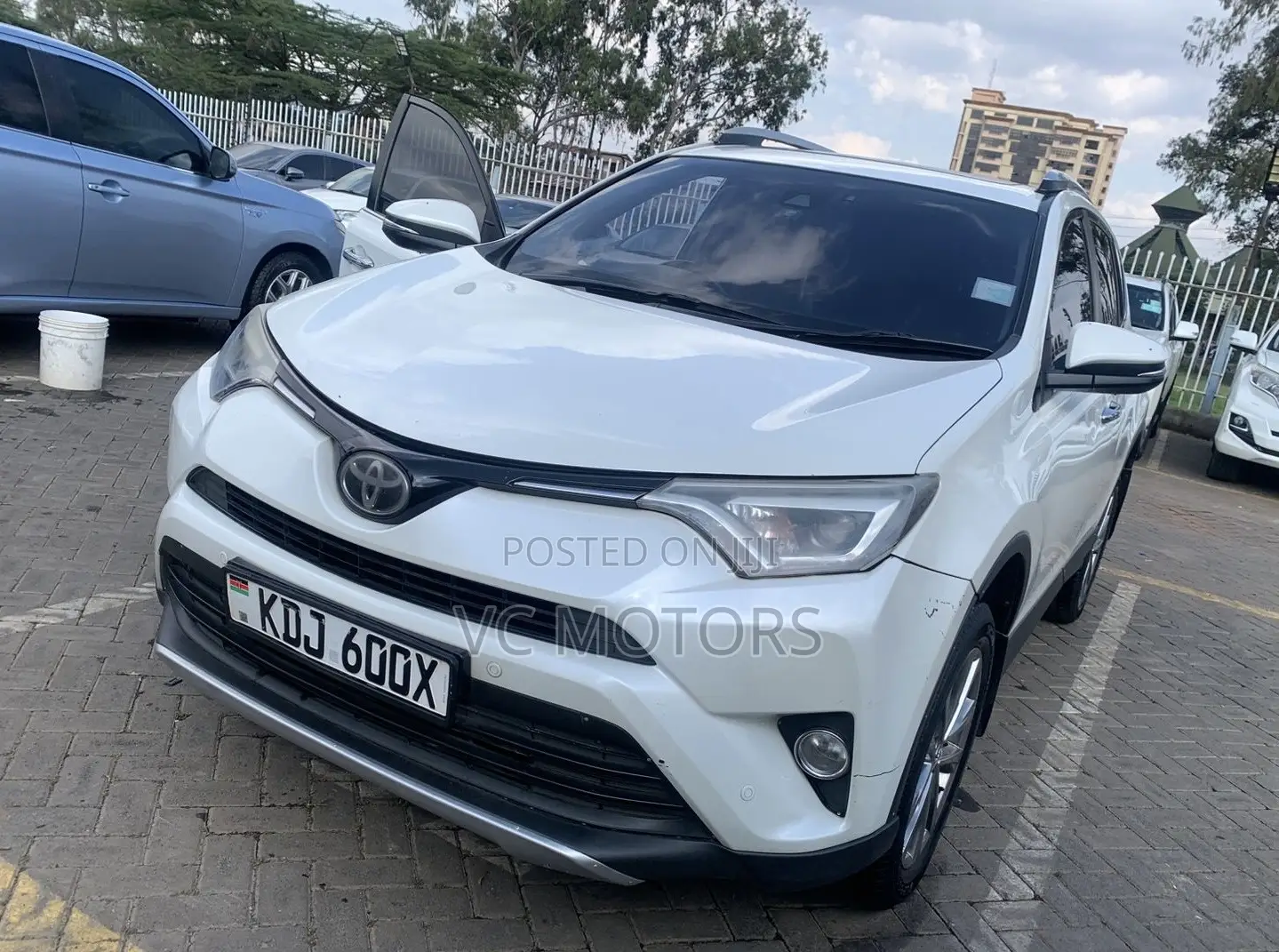 Toyota RAV4 2015 White