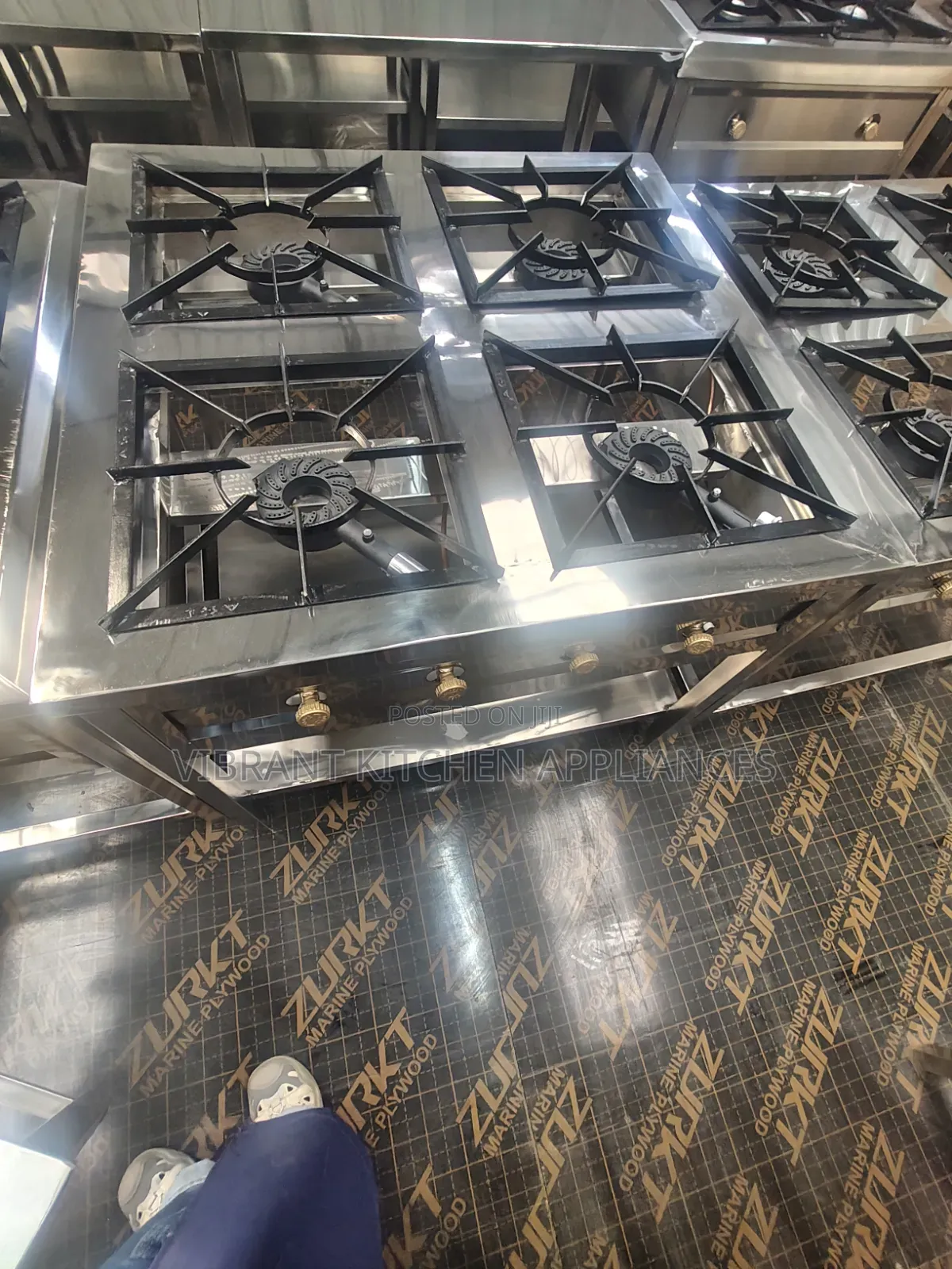 Four‐Burner Square Stainless Steel Cooker