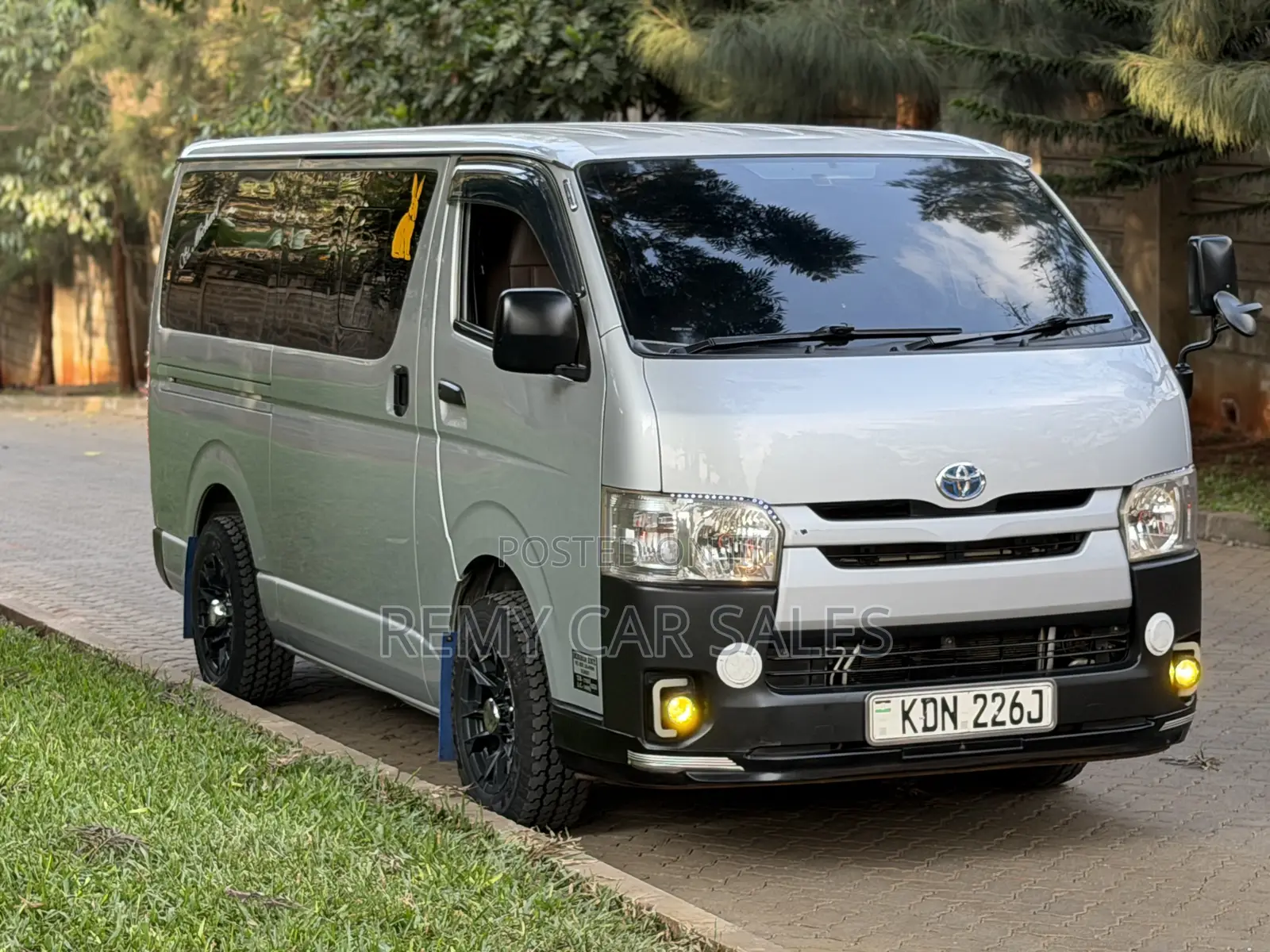 Toyota HiAce 2016 Silver