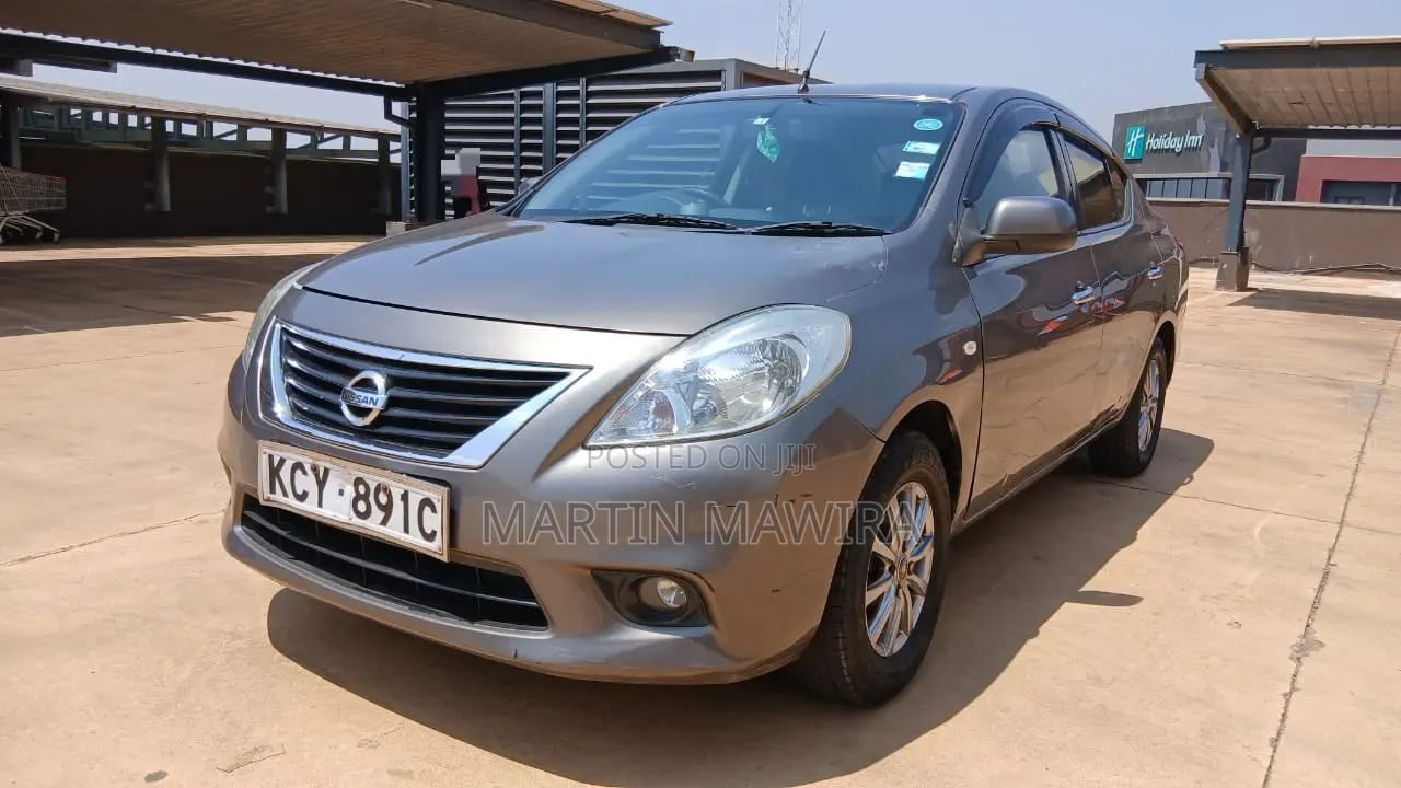 Nissan Tiida 2013 Gray